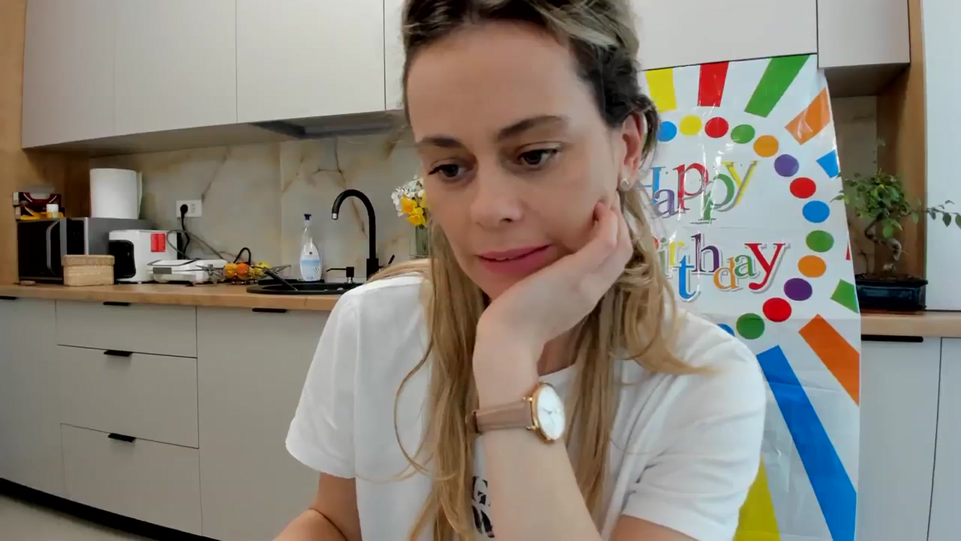 Gallery image thumbnail from DebbyPaige's myfreecams stream on, 03/24/2024, 18:05 image 6 of 20