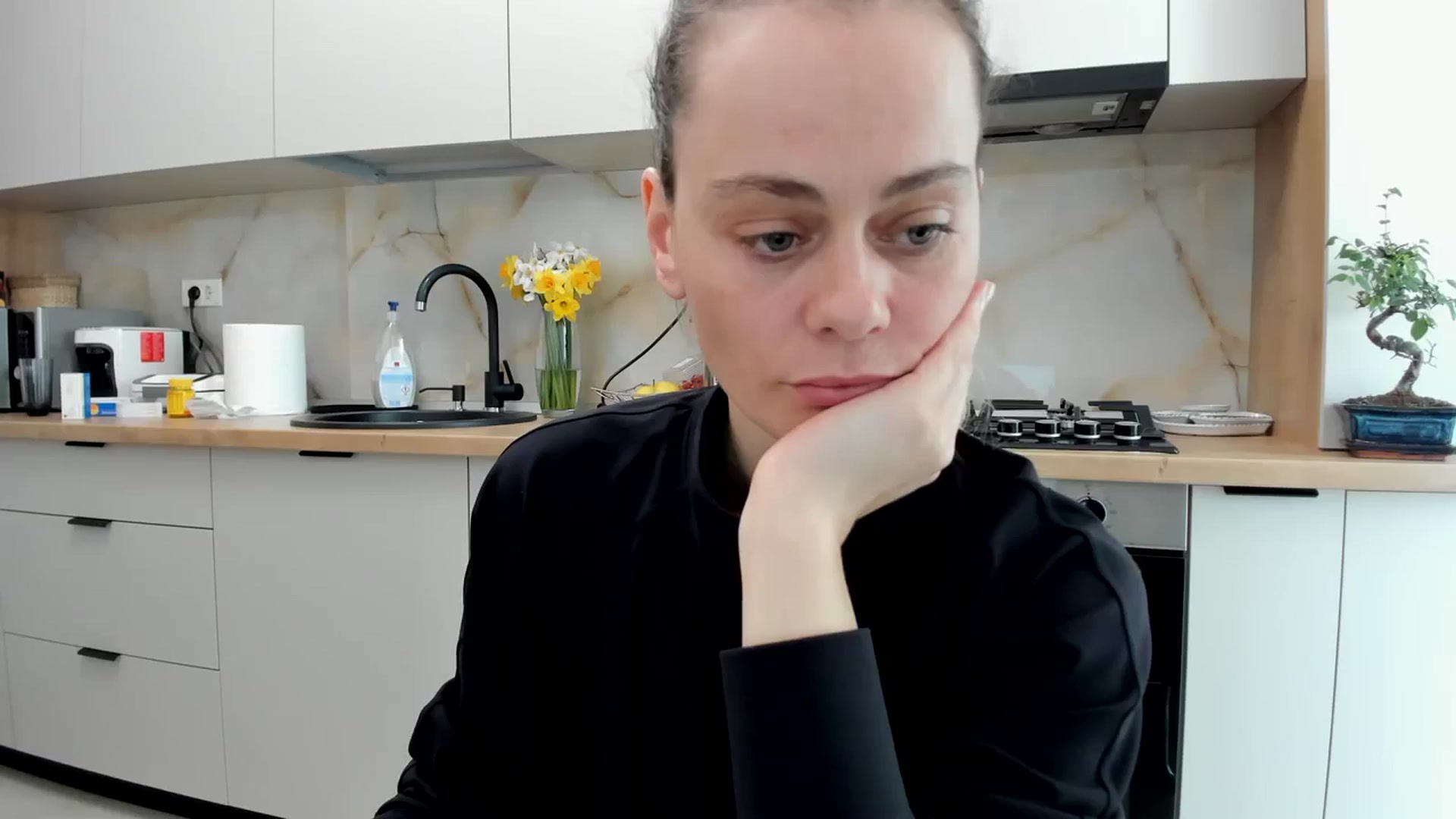 Gallery image thumbnail from DebbyPaige's myfreecams stream on, 03/25/2024, 14:28 image 6 of 20