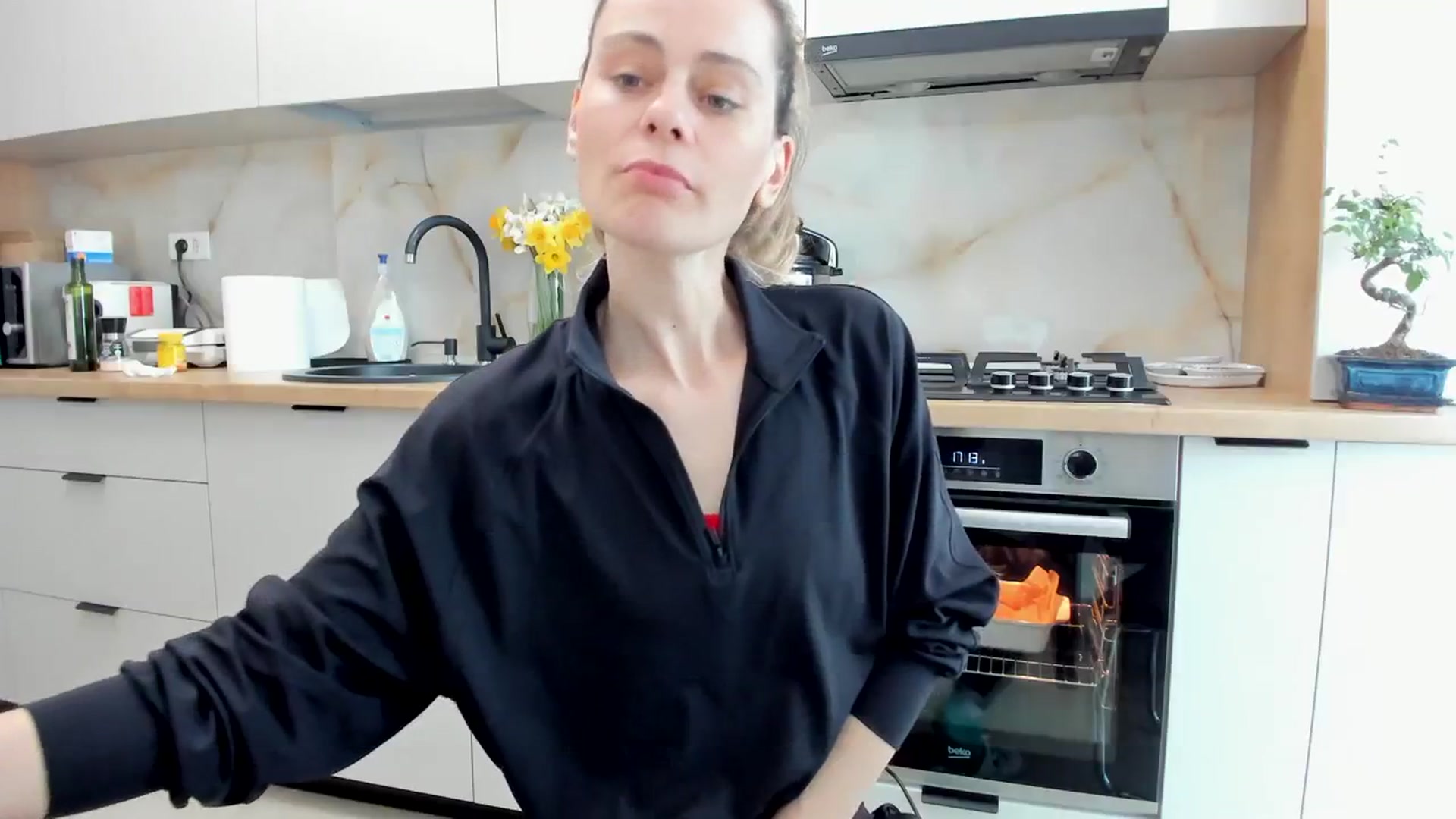 Gallery image thumbnail from DebbyPaige's myfreecams stream on, 03/25/2024, 14:28 image 15 of 20