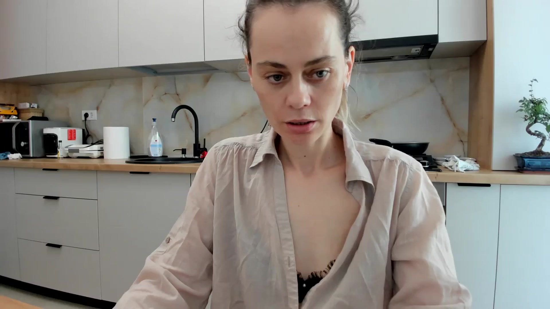 Gallery image thumbnail from DebbyPaige's myfreecams stream on, 03/28/2024, 11:35 image 19 of 20