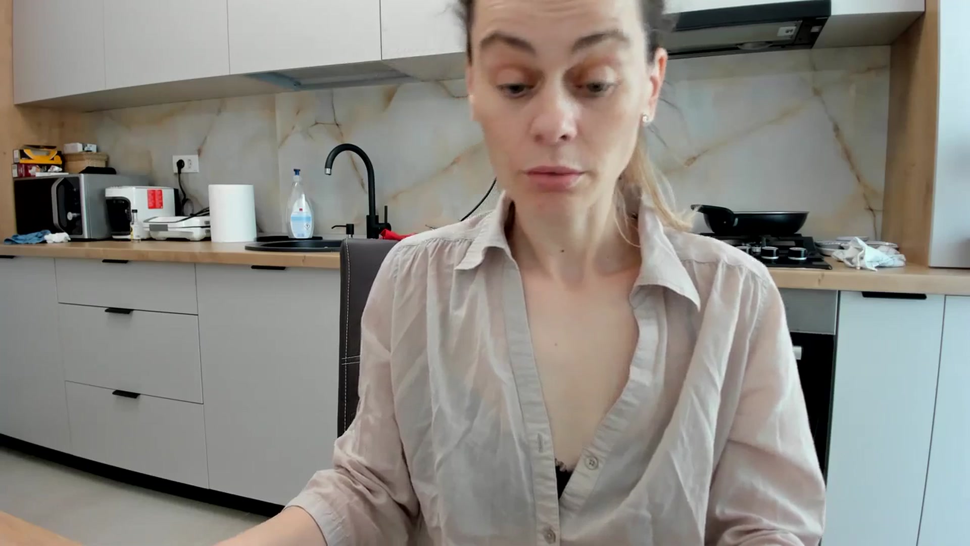 Gallery image thumbnail from DebbyPaige's myfreecams stream on, 03/28/2024, 12:01 image 3 of 20