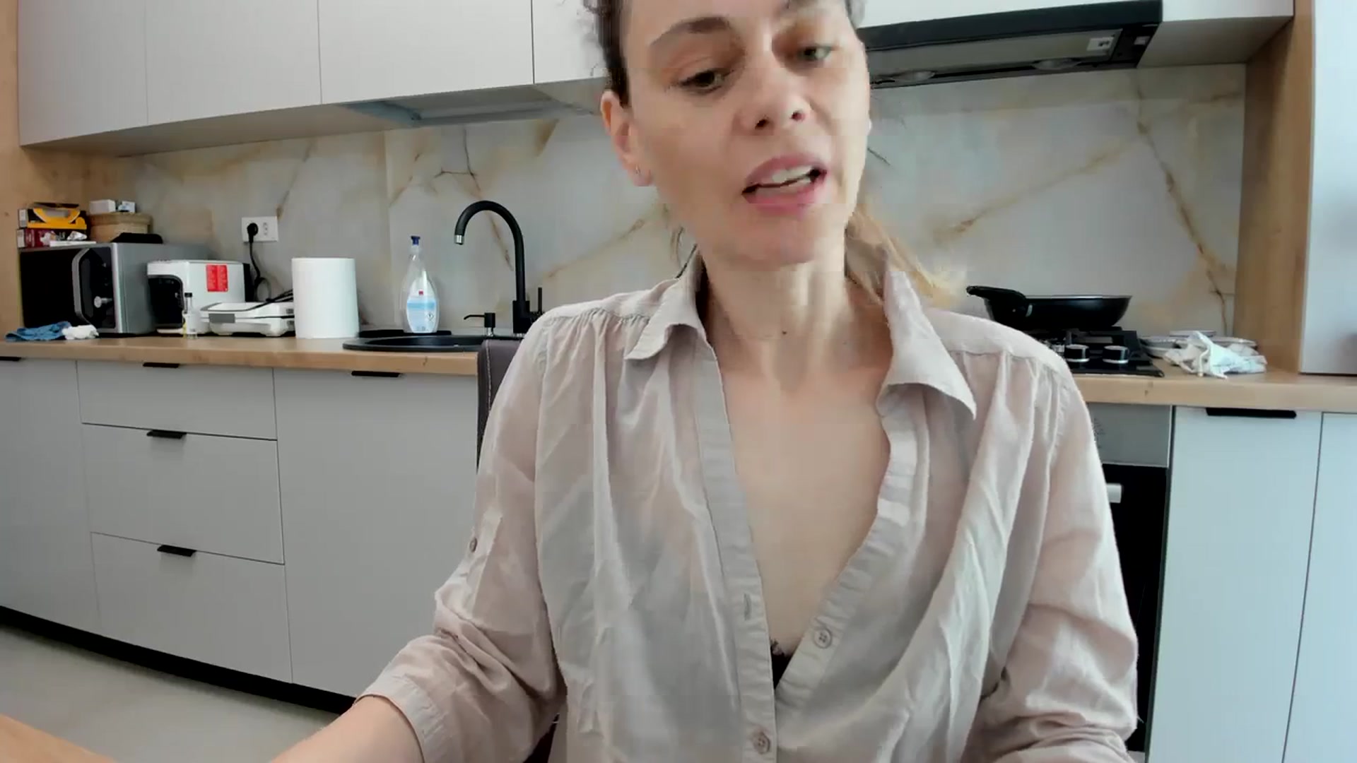 Gallery image thumbnail from DebbyPaige's myfreecams stream on, 03/28/2024, 12:01 image 2 of 20
