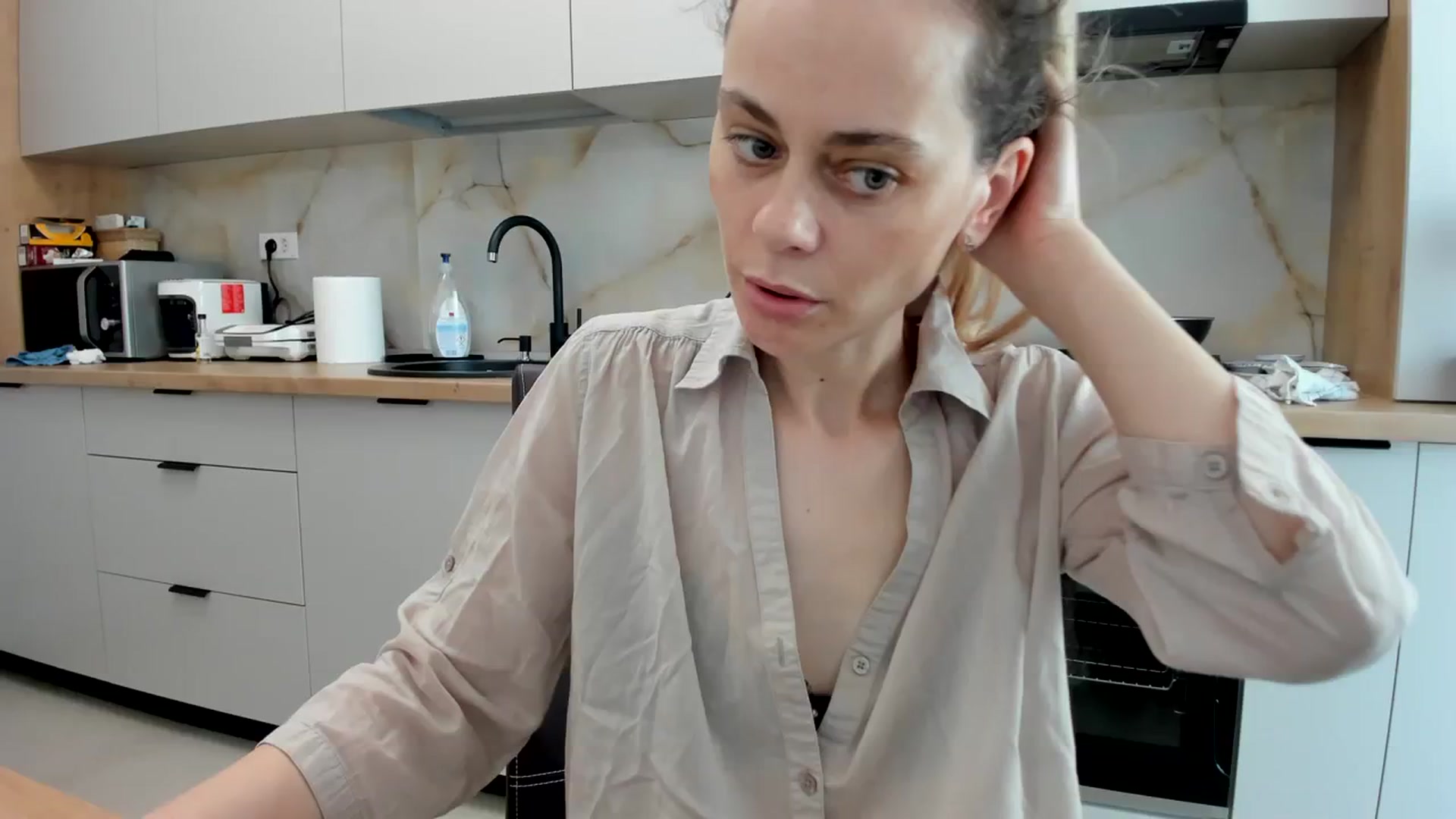 Gallery image thumbnail from DebbyPaige's myfreecams stream on, 03/28/2024, 12:01 image 4 of 20