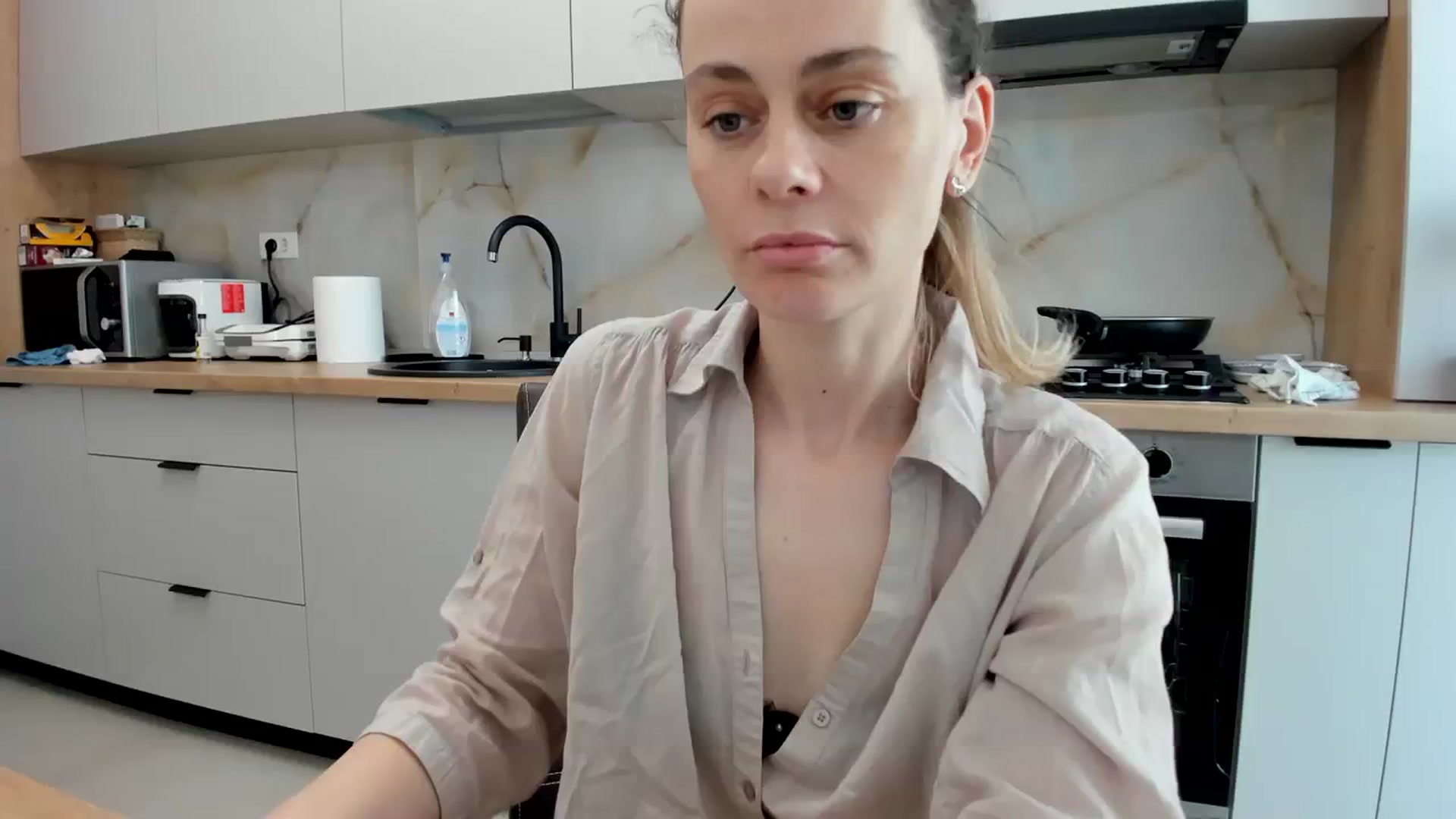 Gallery image thumbnail from DebbyPaige's myfreecams stream on, 03/28/2024, 12:01 image 1 of 20
