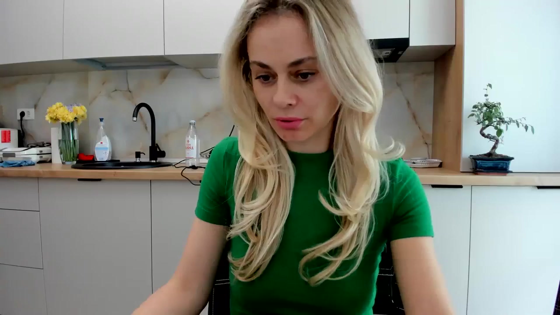 Gallery image thumbnail from DebbyPaige's myfreecams stream on, 04/02/2024, 12:56 image 4 of 20