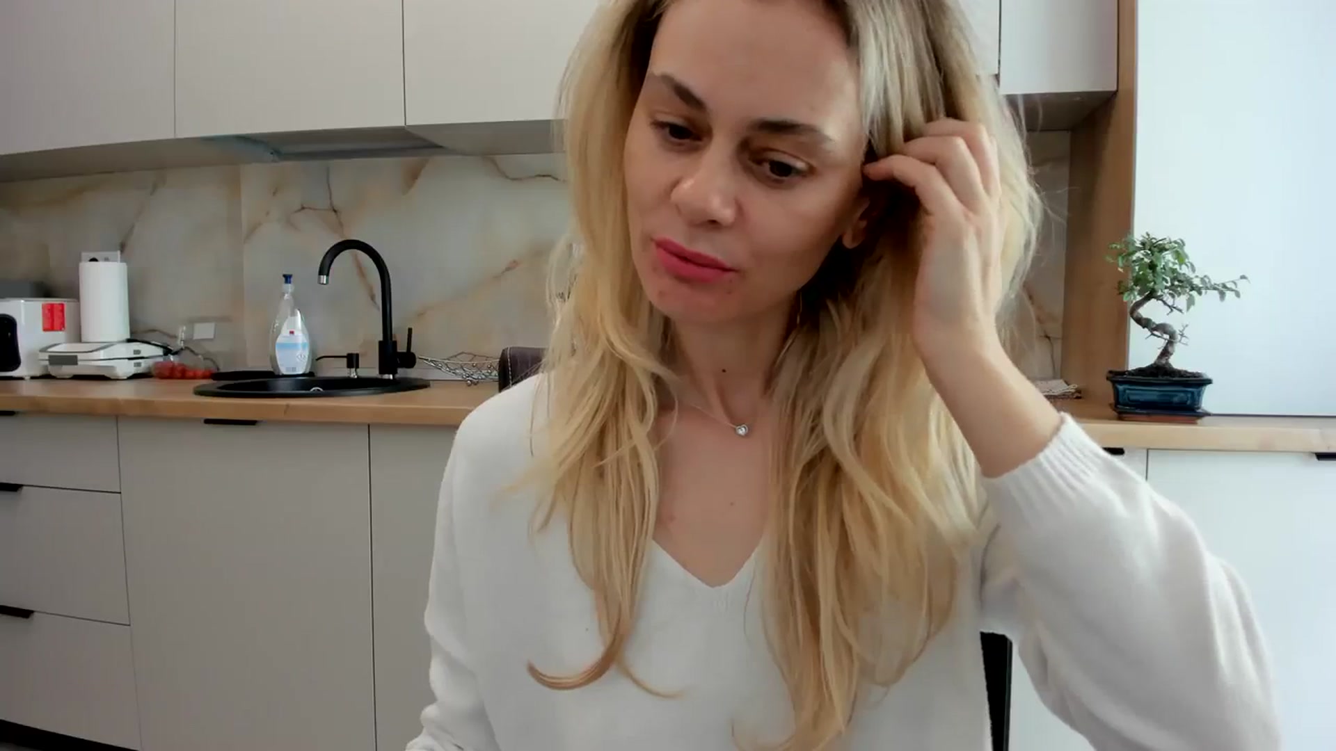 Gallery image thumbnail from DebbyPaige's myfreecams stream on, 04/05/2024, 11:58 image 16 of 20