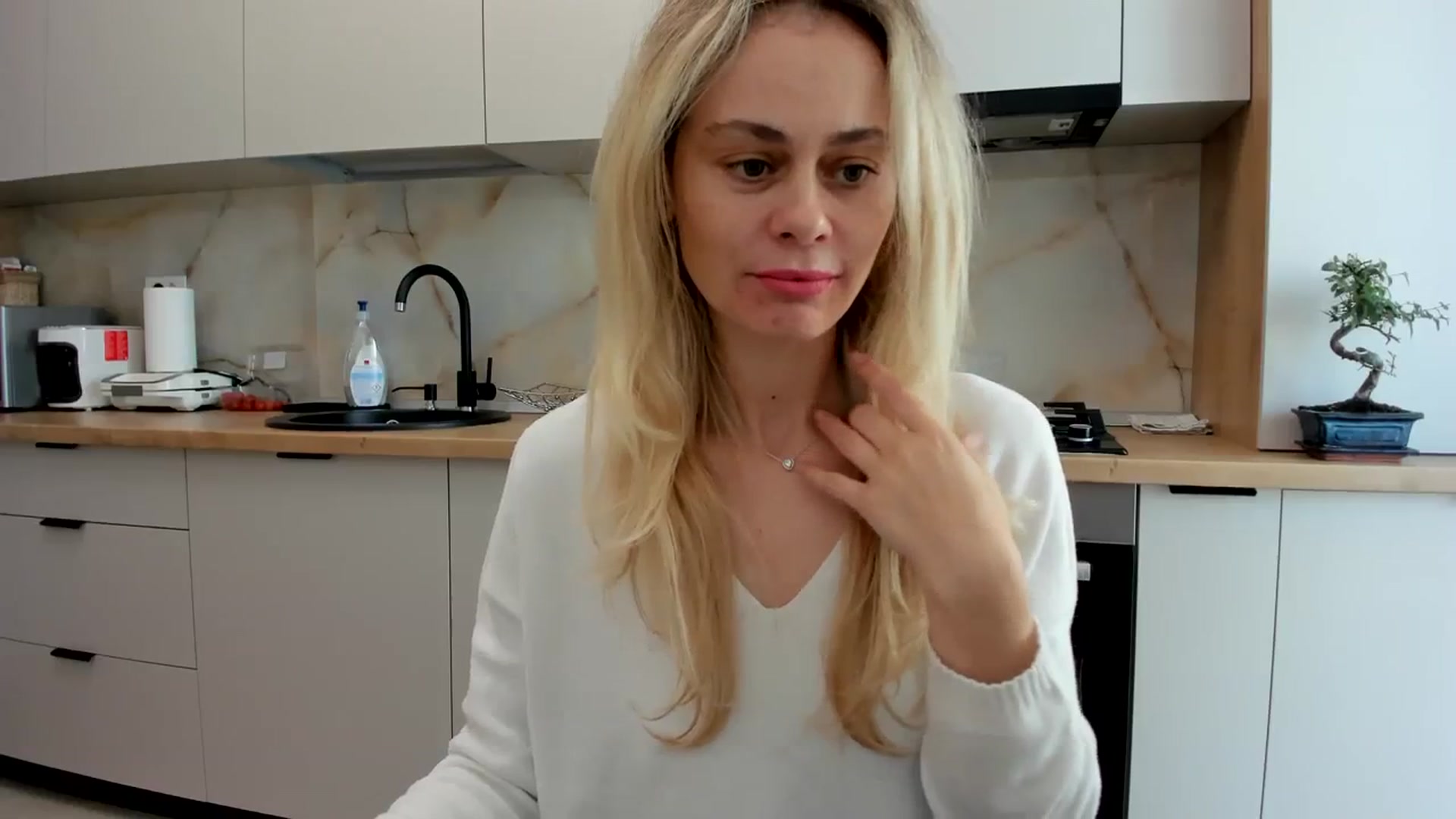 Gallery image thumbnail from DebbyPaige's myfreecams stream on, 04/05/2024, 11:58 image 12 of 20