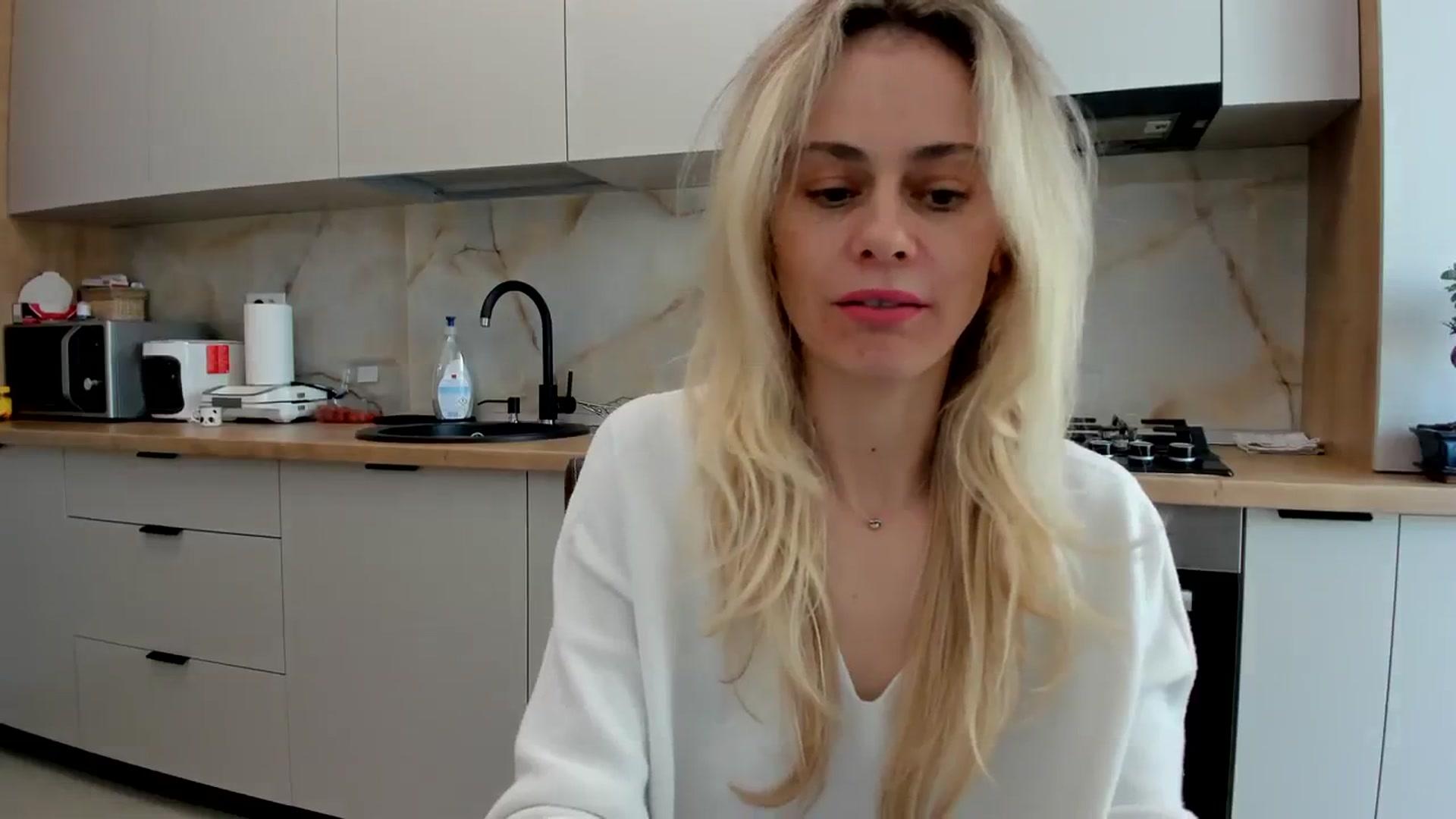 Gallery image thumbnail from DebbyPaige's myfreecams stream on, 04/05/2024, 11:58 image 8 of 20