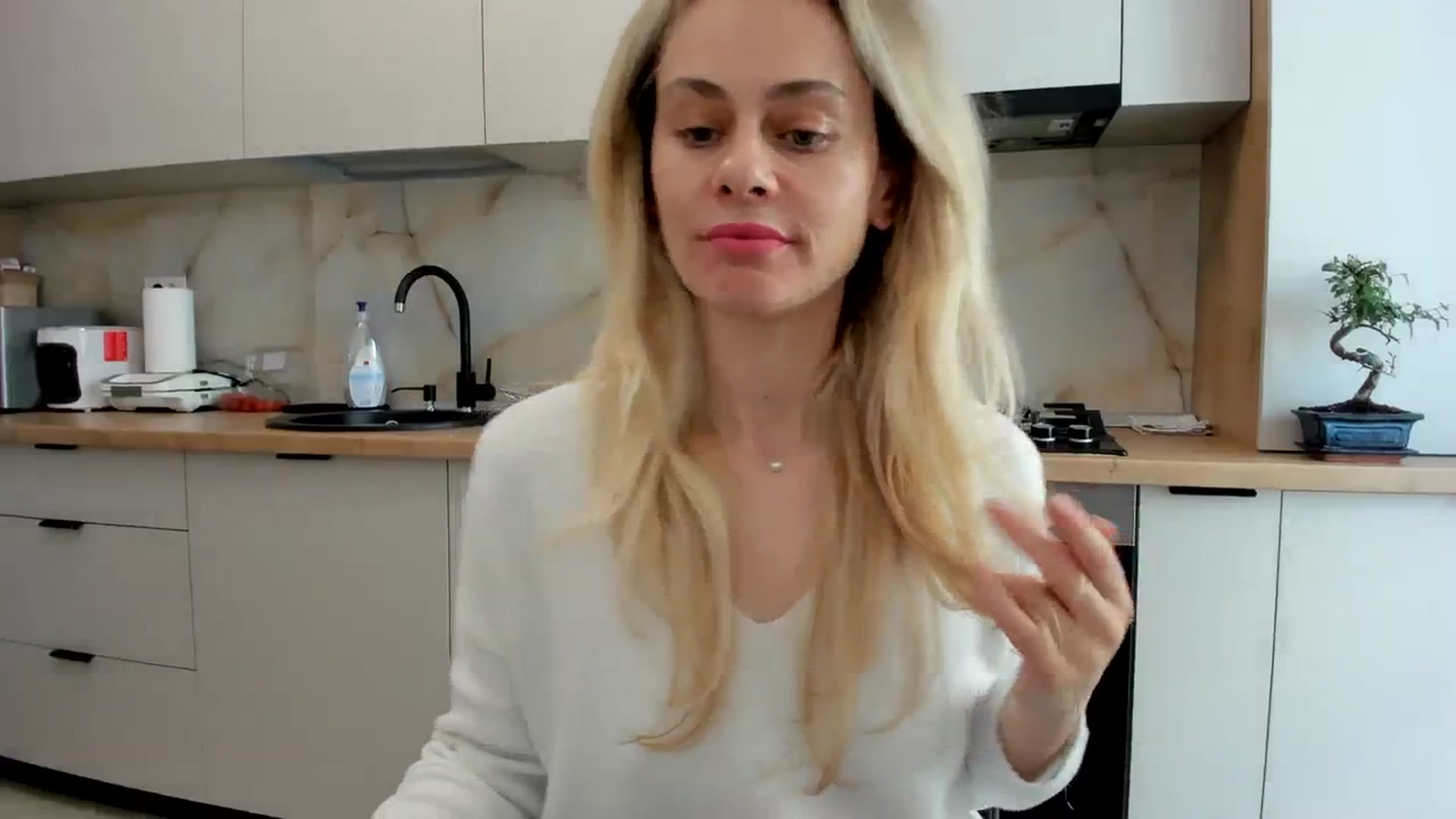 Gallery image thumbnail from DebbyPaige's myfreecams stream on, 04/05/2024, 11:58 image 13 of 20