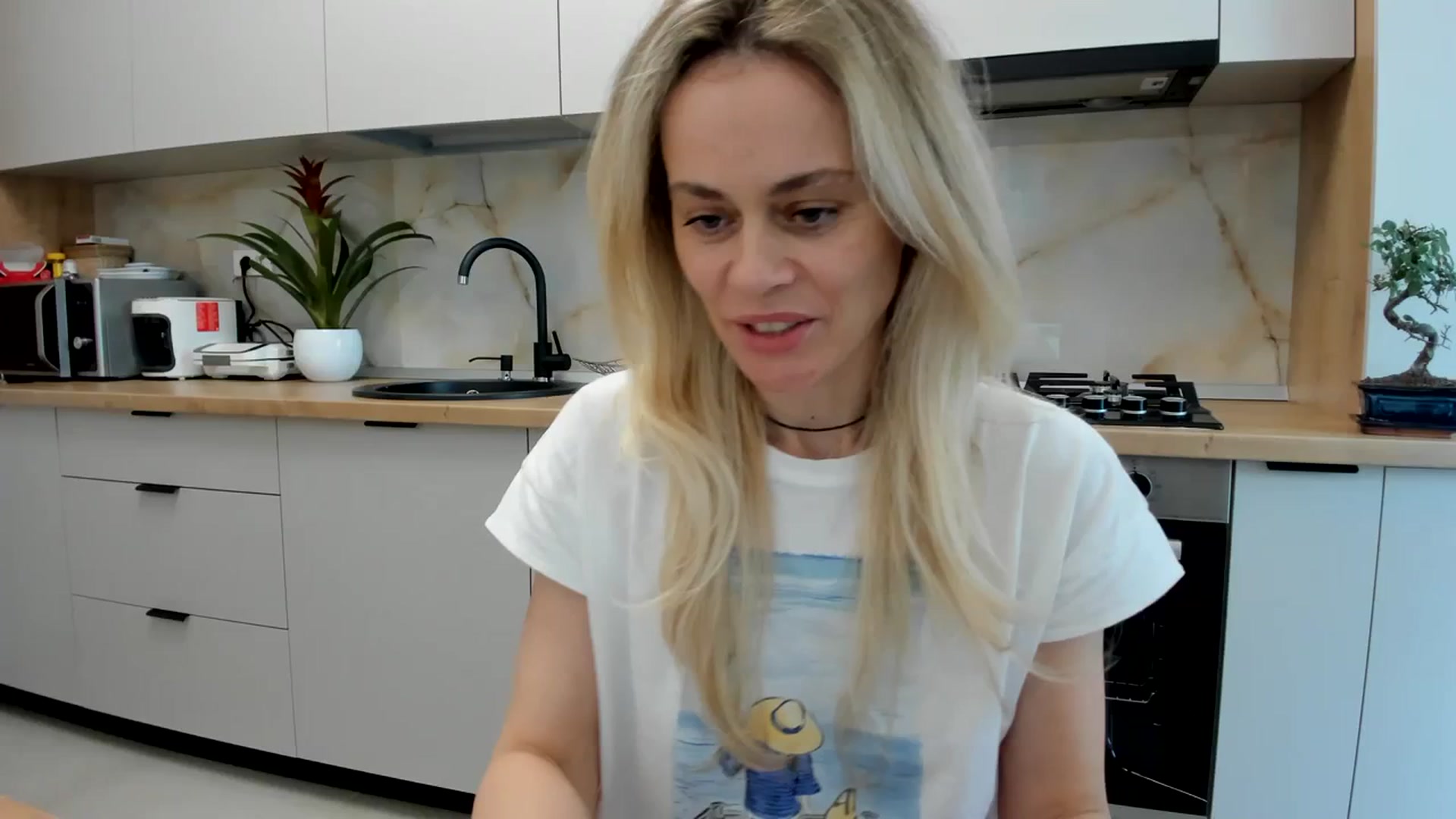 Gallery image thumbnail from DebbyPaige's myfreecams stream on, 04/07/2024, 15:53 image 7 of 20
