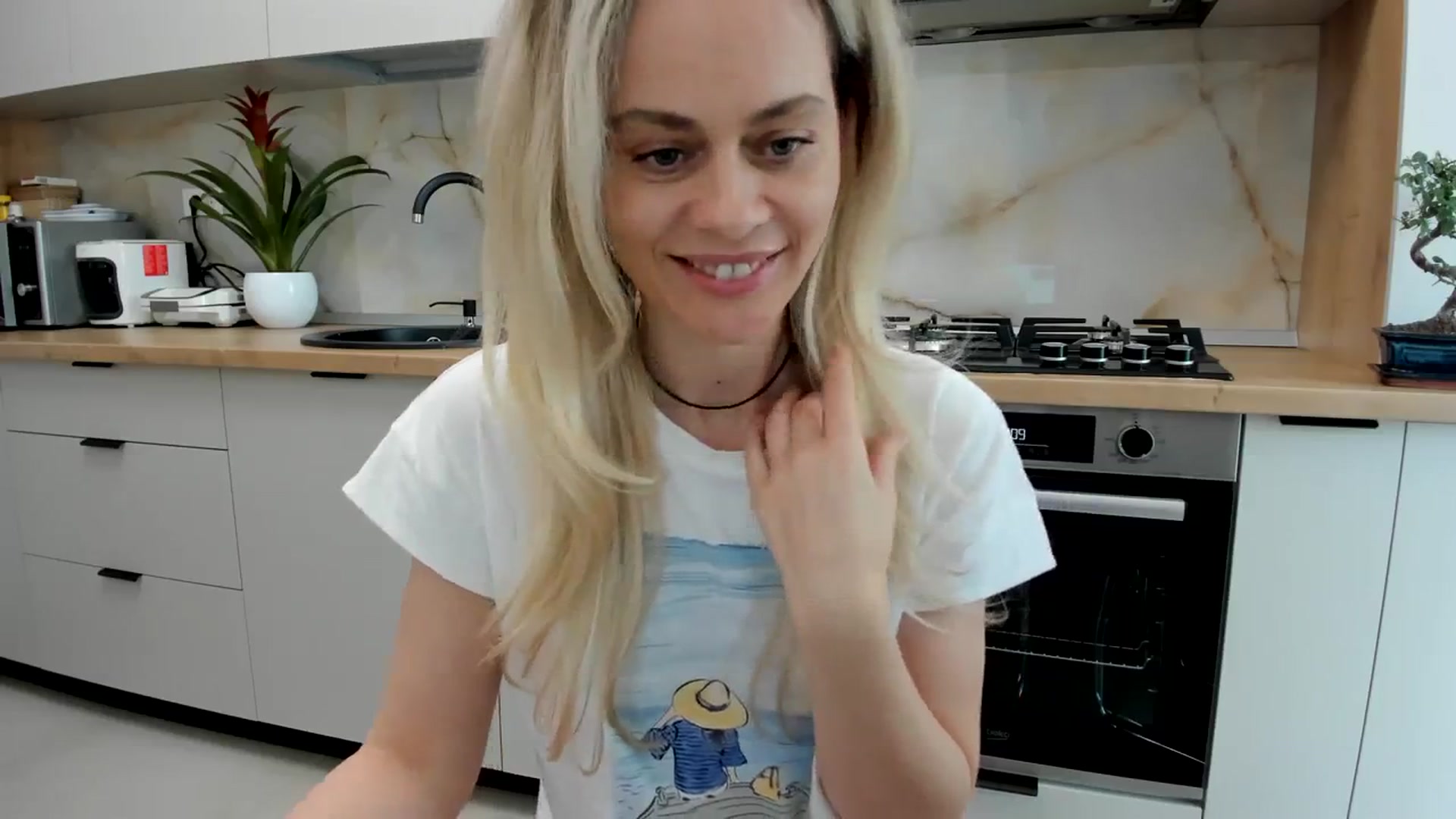 Gallery image thumbnail from DebbyPaige's myfreecams stream on, 04/07/2024, 15:53 image 13 of 20