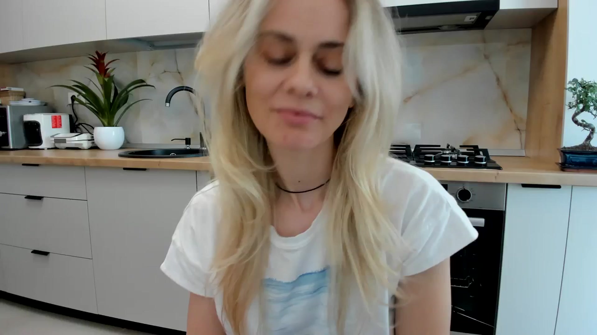 Gallery image thumbnail from DebbyPaige's myfreecams stream on, 04/07/2024, 15:53 image 1 of 20