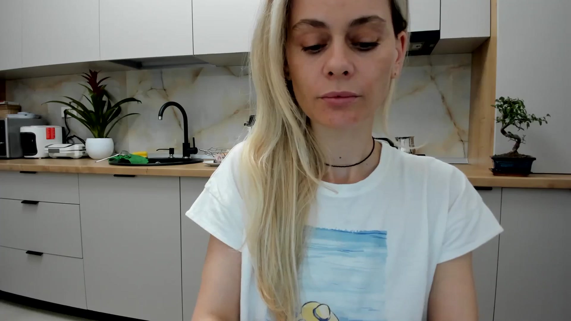 Gallery image thumbnail from DebbyPaige's myfreecams stream on, 04/07/2024, 17:34 image 15 of 20
