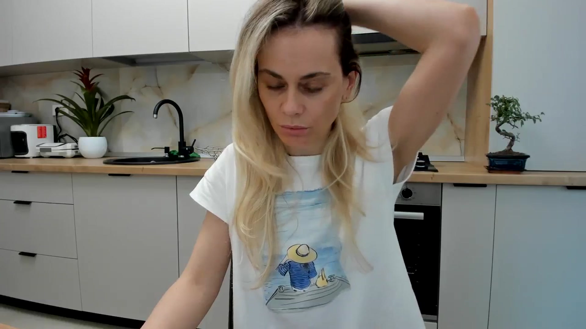 Gallery image thumbnail from DebbyPaige's myfreecams stream on, 04/07/2024, 17:34 image 5 of 20