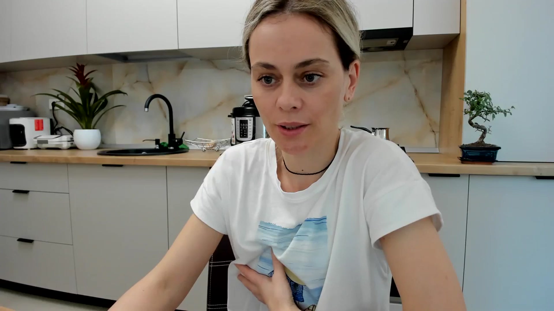 Gallery image thumbnail from DebbyPaige's myfreecams stream on, 04/07/2024, 17:34 image 2 of 20