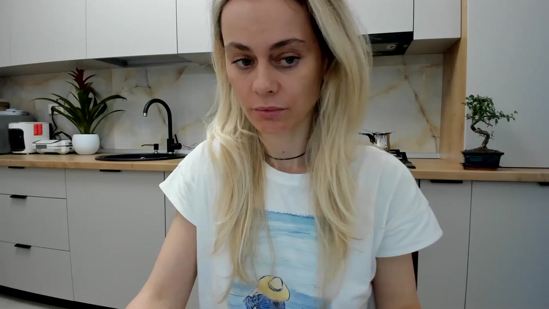 Gallery image thumbnail from DebbyPaige's myfreecams stream on, 04/07/2024, 17:34 image 10 of 20