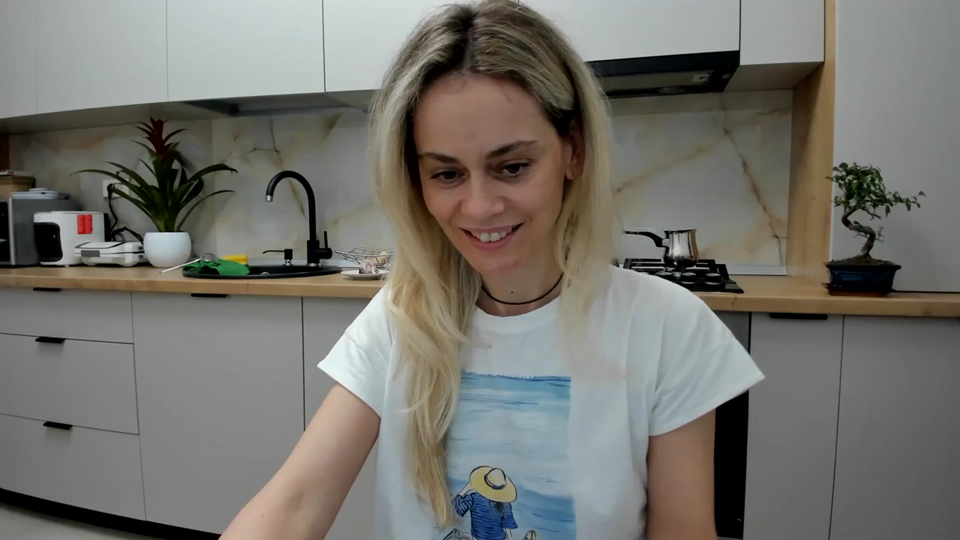 Gallery image thumbnail from DebbyPaige's myfreecams stream on, 04/07/2024, 17:34 image 17 of 20