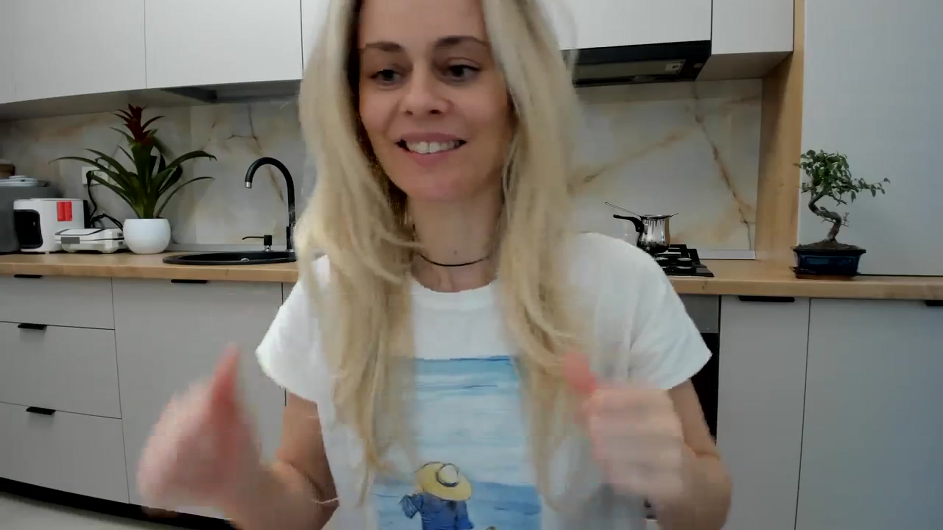 Gallery image thumbnail from DebbyPaige's myfreecams stream on, 04/07/2024, 17:34 image 9 of 20