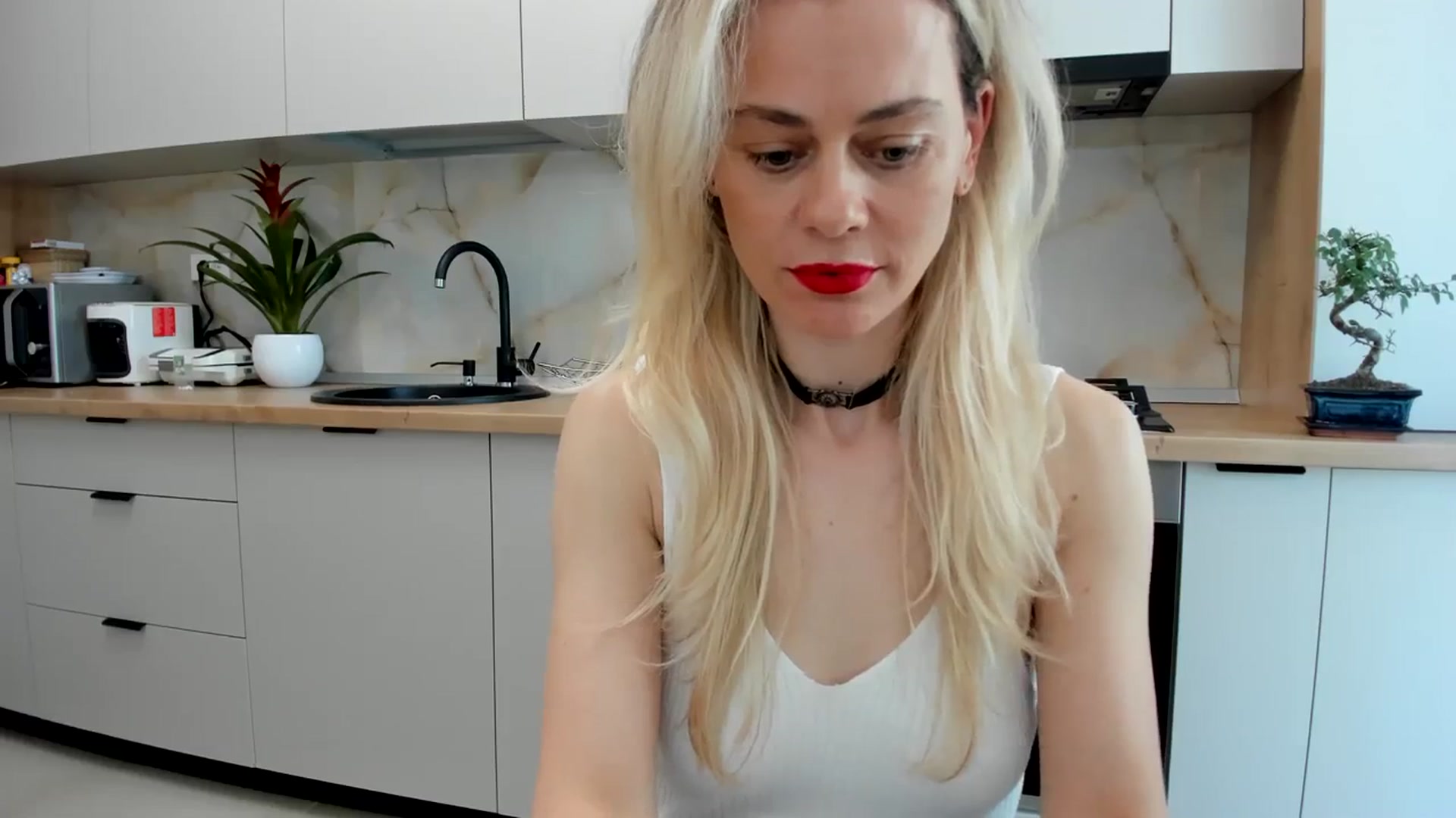 Gallery image thumbnail from DebbyPaige's myfreecams stream on, 04/08/2024, 11:33 image 19 of 20