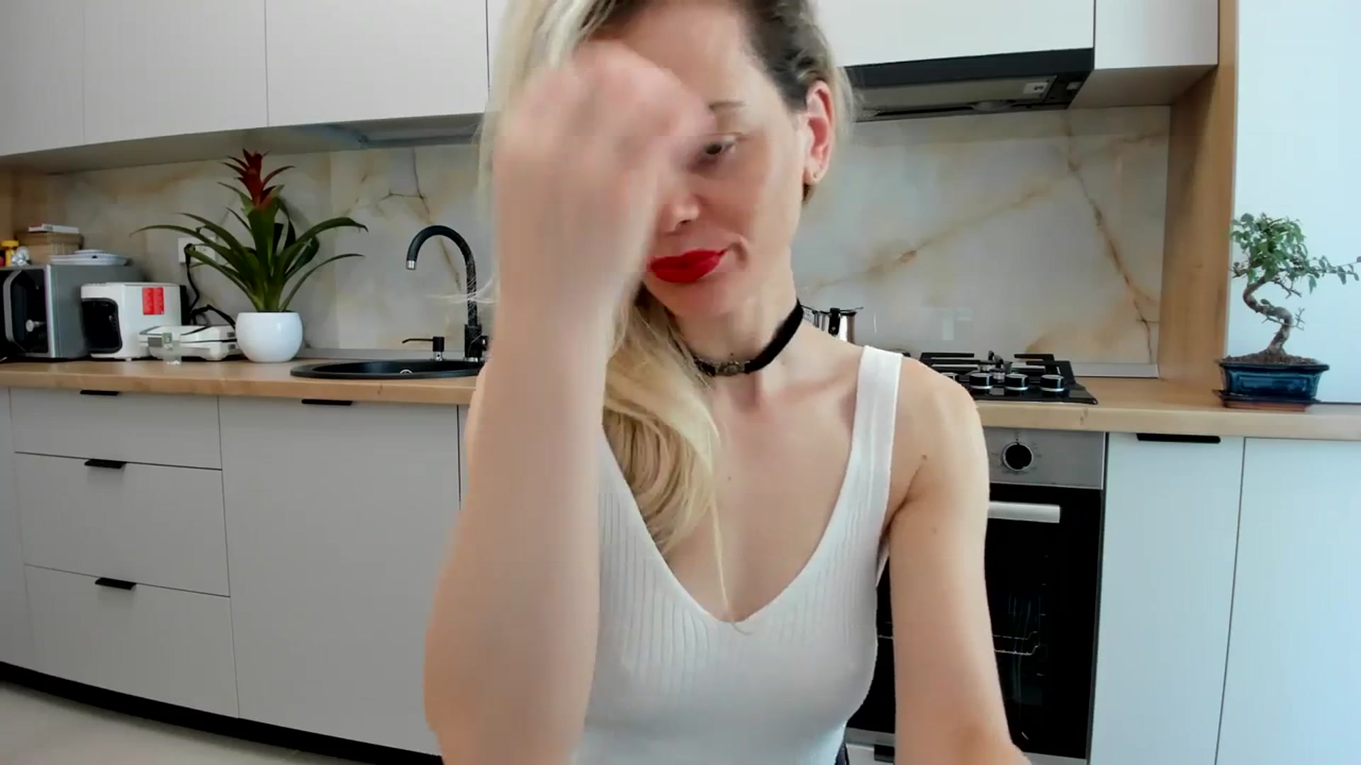 Gallery image thumbnail from DebbyPaige's myfreecams stream on, 04/08/2024, 11:33 image 16 of 20