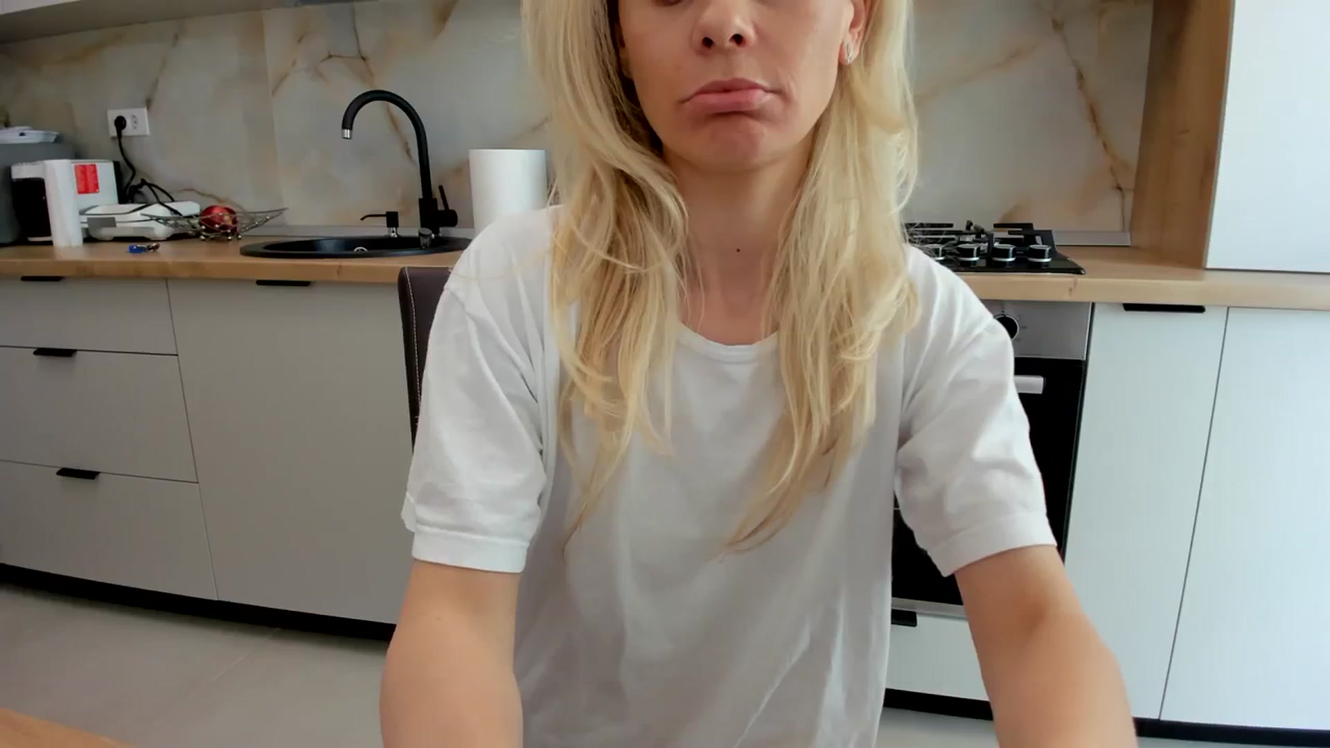 Gallery image thumbnail from DebbyPaige's myfreecams stream on, 04/11/2024, 11:52 image 10 of 20