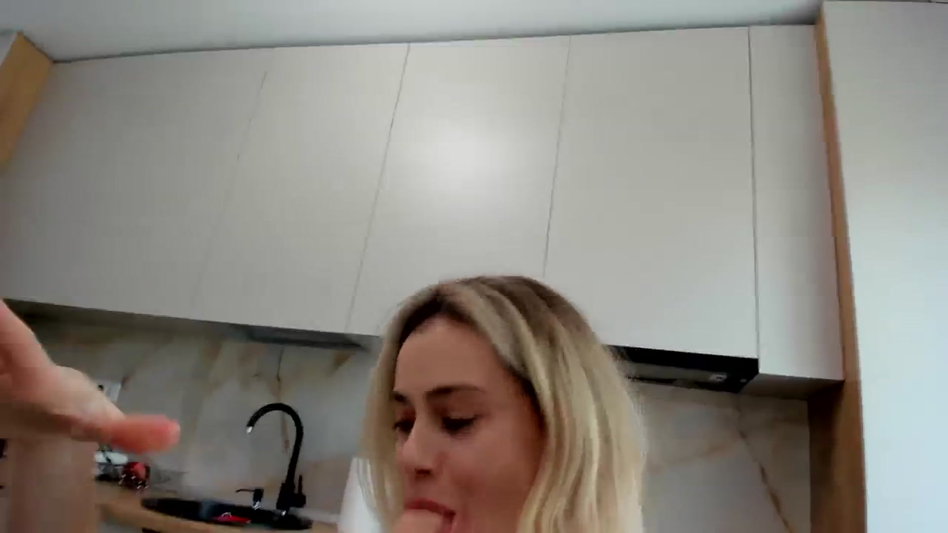 Gallery image thumbnail from DebbyPaige's myfreecams stream on, 04/11/2024, 11:52 image 9 of 20