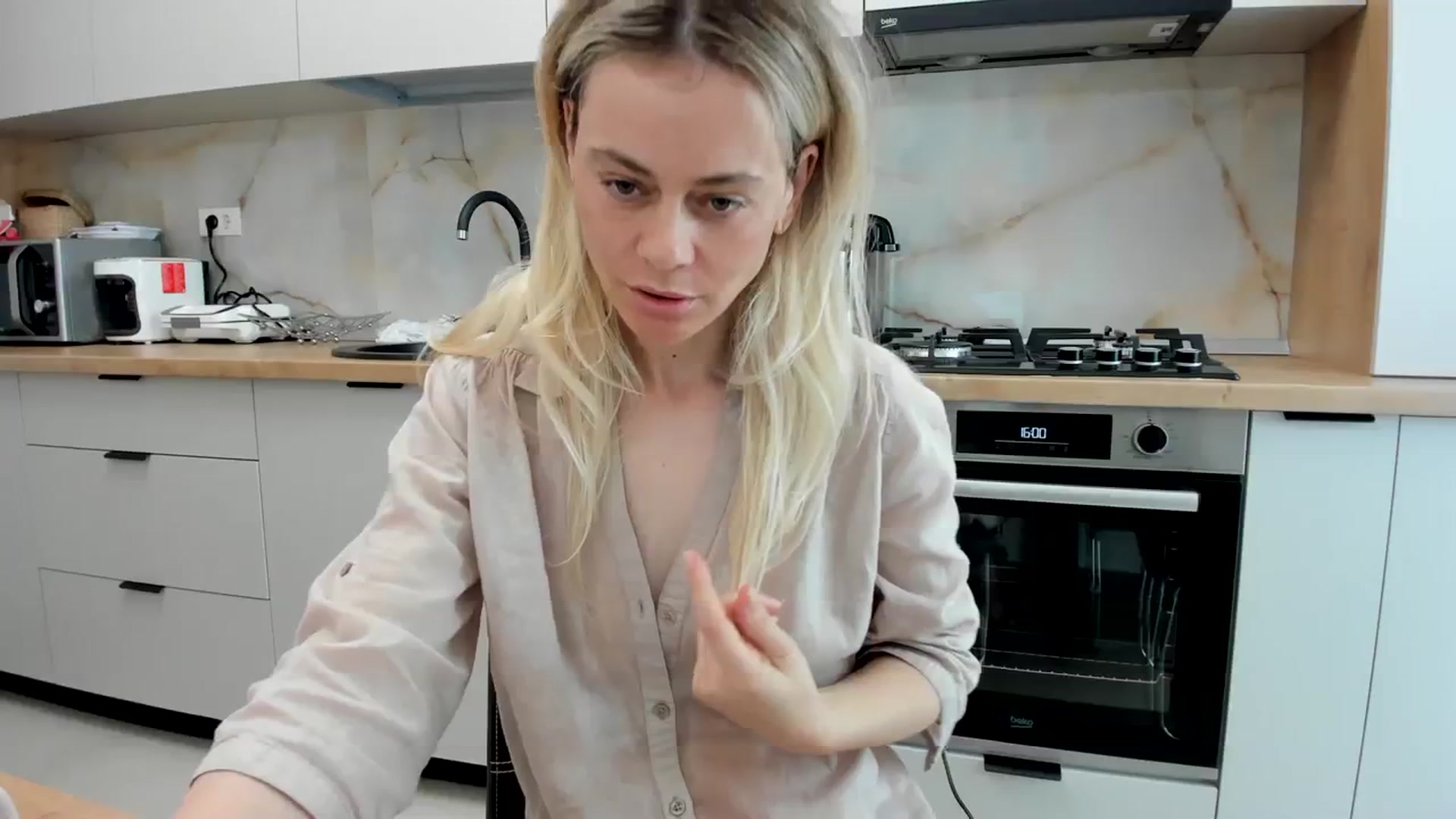 Gallery image thumbnail from DebbyPaige's myfreecams stream on, 04/14/2024, 13:31 image 14 of 20