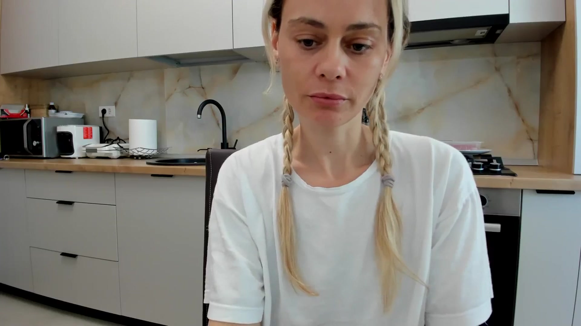 Gallery image thumbnail from DebbyPaige's myfreecams stream on, 04/15/2024, 13:23 image 2 of 20