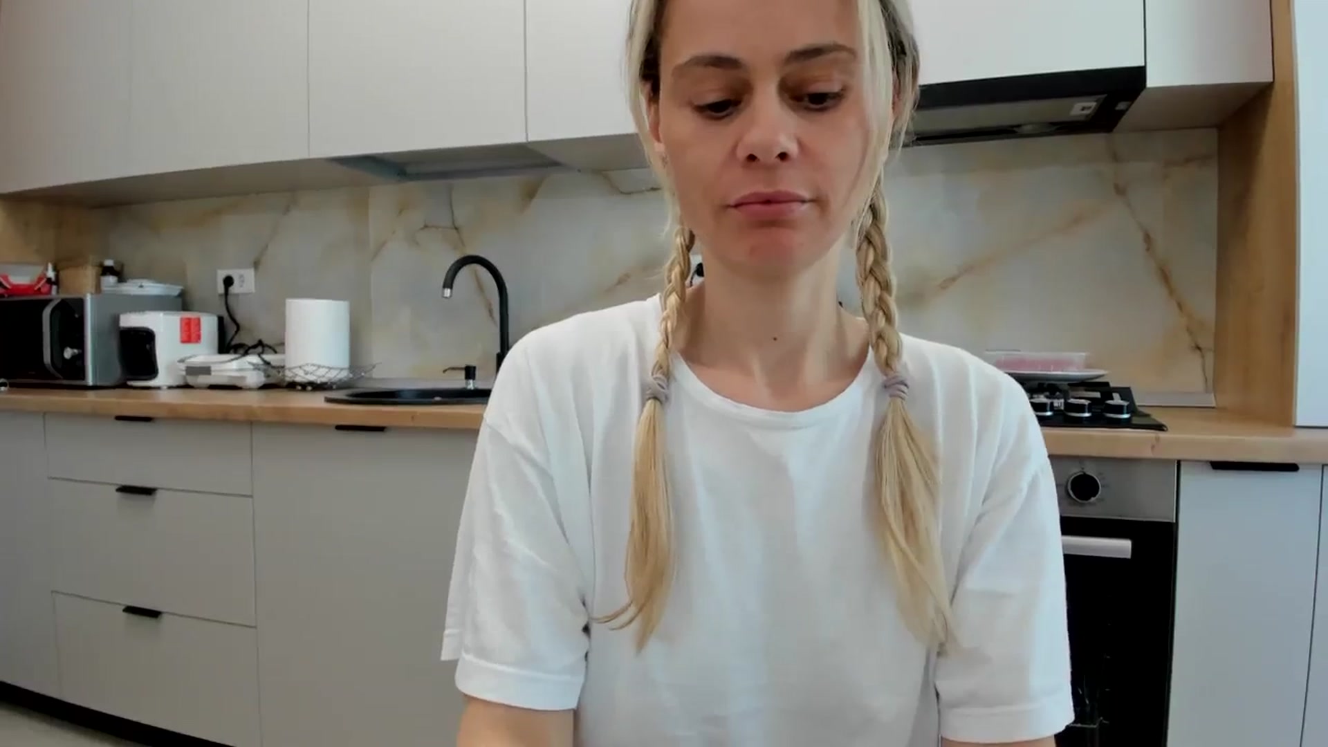 Gallery image thumbnail from DebbyPaige's myfreecams stream on, 04/15/2024, 13:23 image 14 of 20