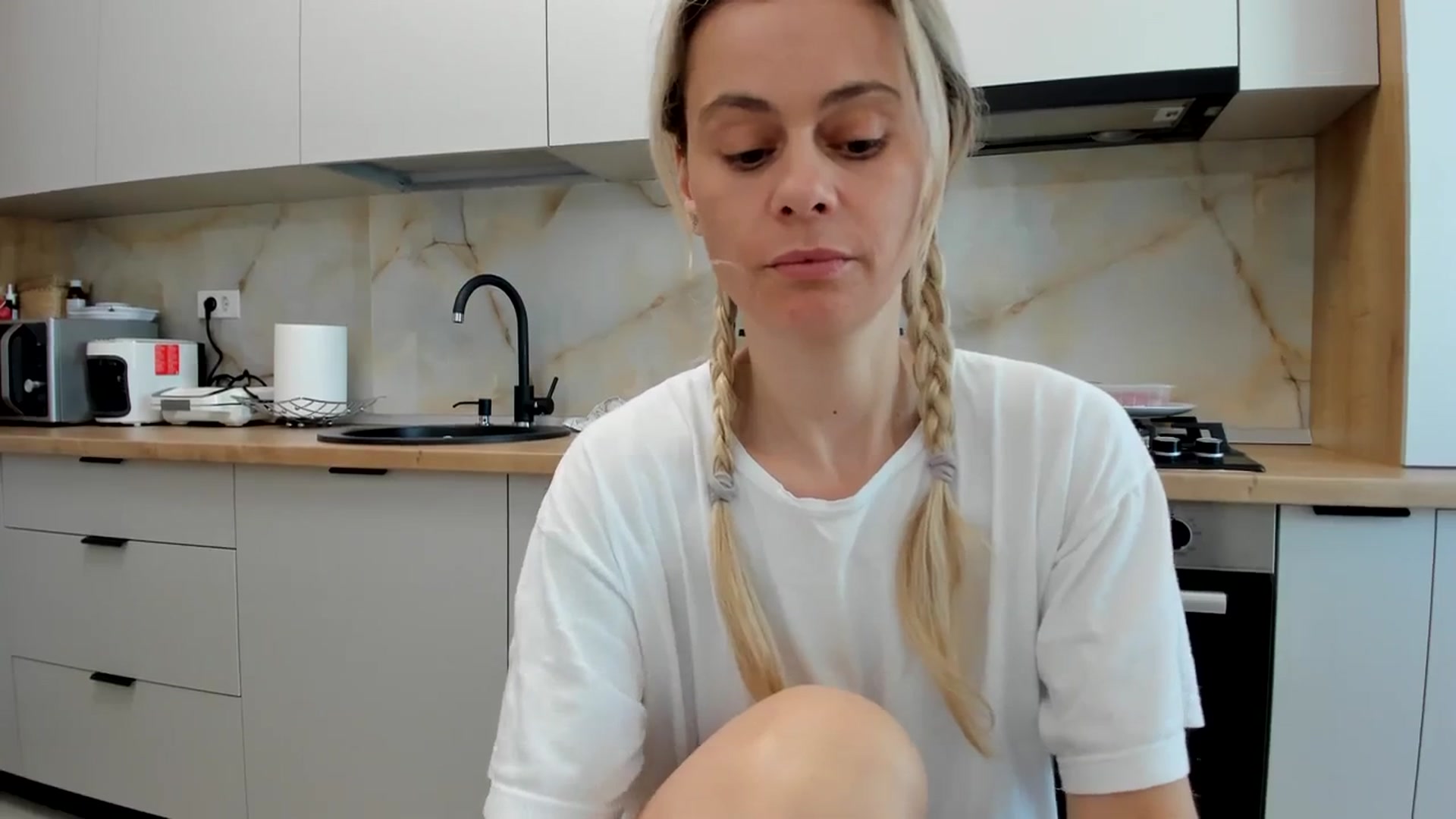 Gallery image thumbnail from DebbyPaige's myfreecams stream on, 04/15/2024, 13:23 image 19 of 20