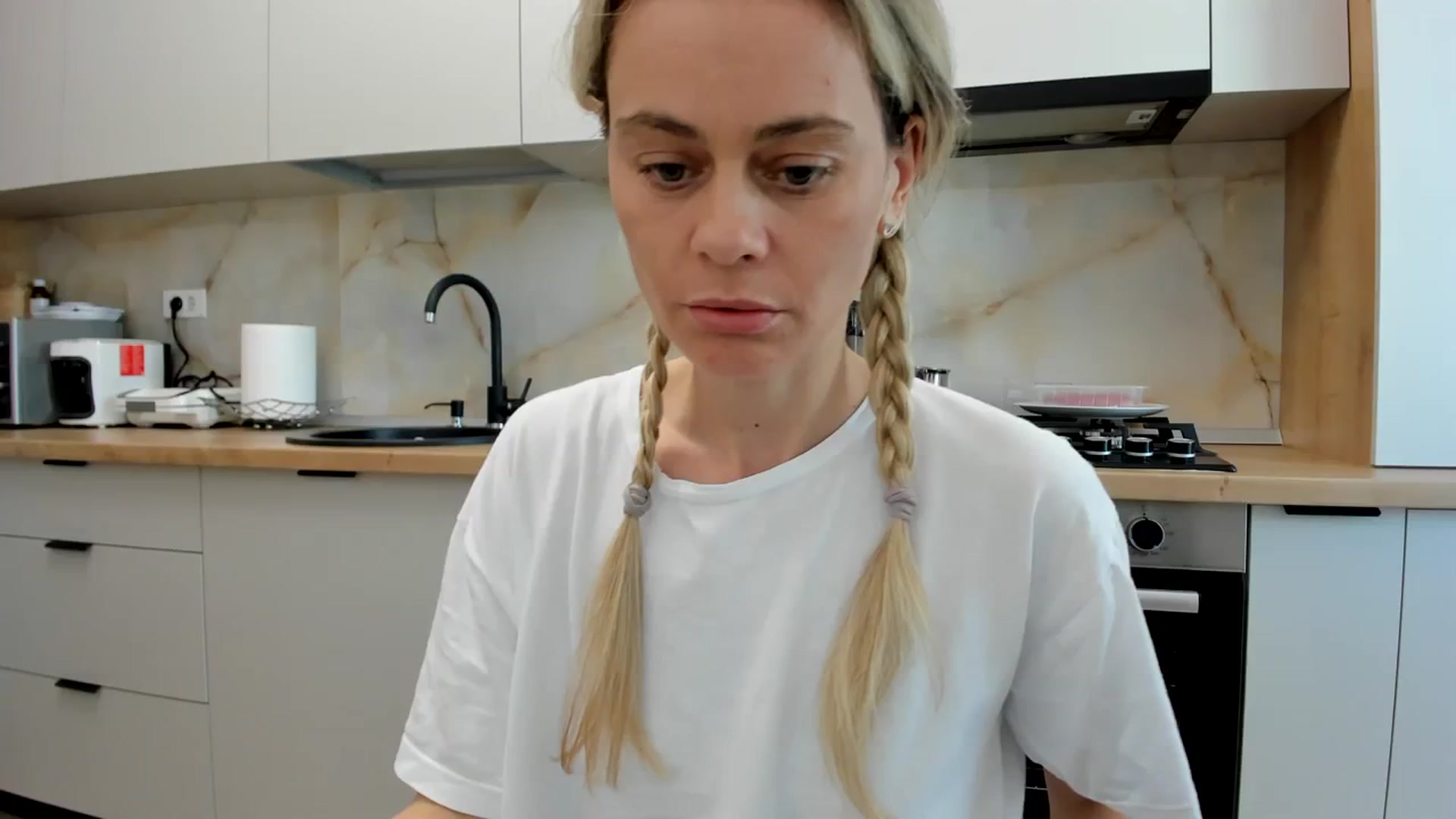 Gallery image thumbnail from DebbyPaige's myfreecams stream on, 04/15/2024, 14:28 image 1 of 20