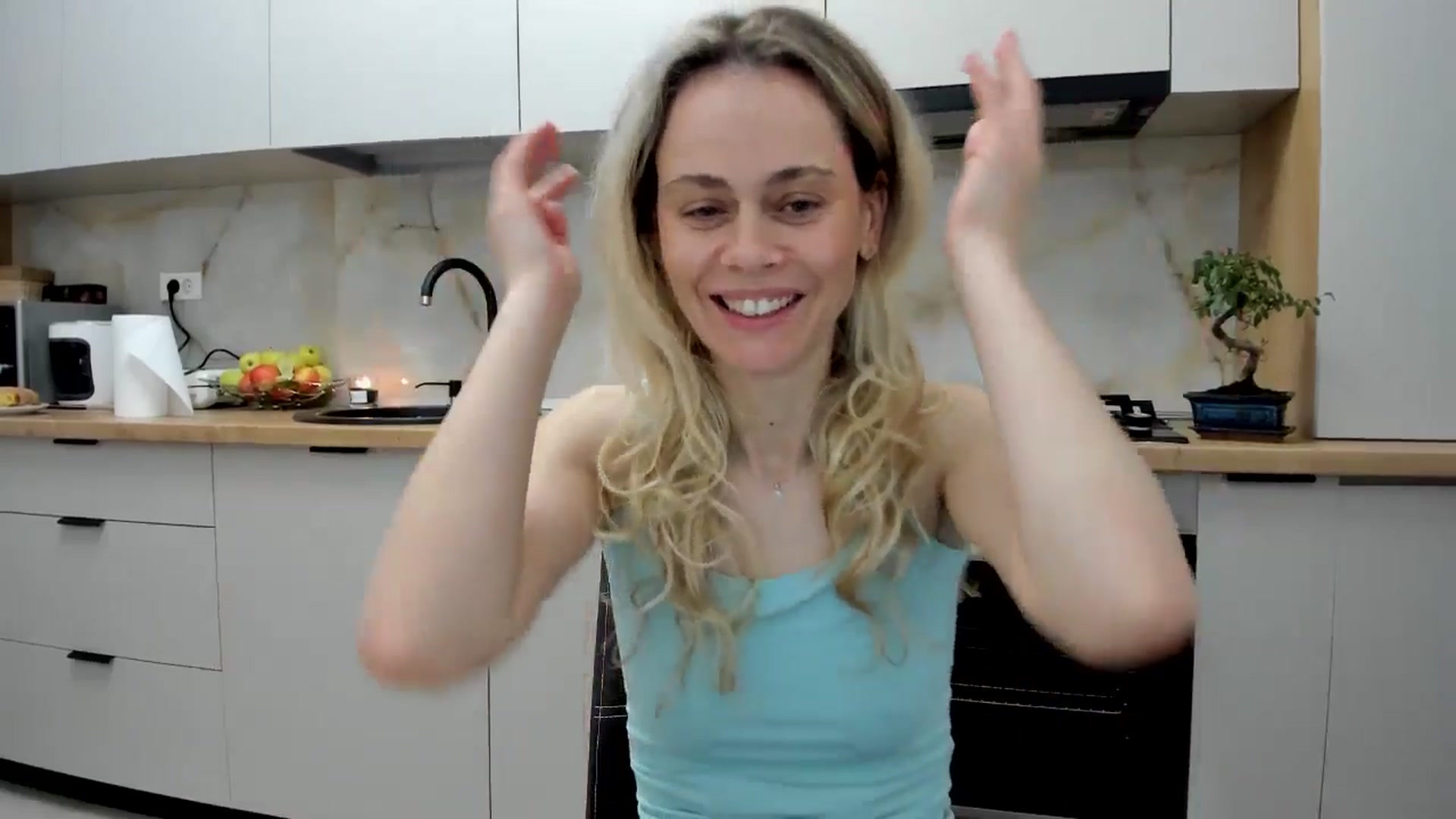 Gallery image thumbnail from DebbyPaige's myfreecams stream on, 04/20/2024, 19:03 image 18 of 20