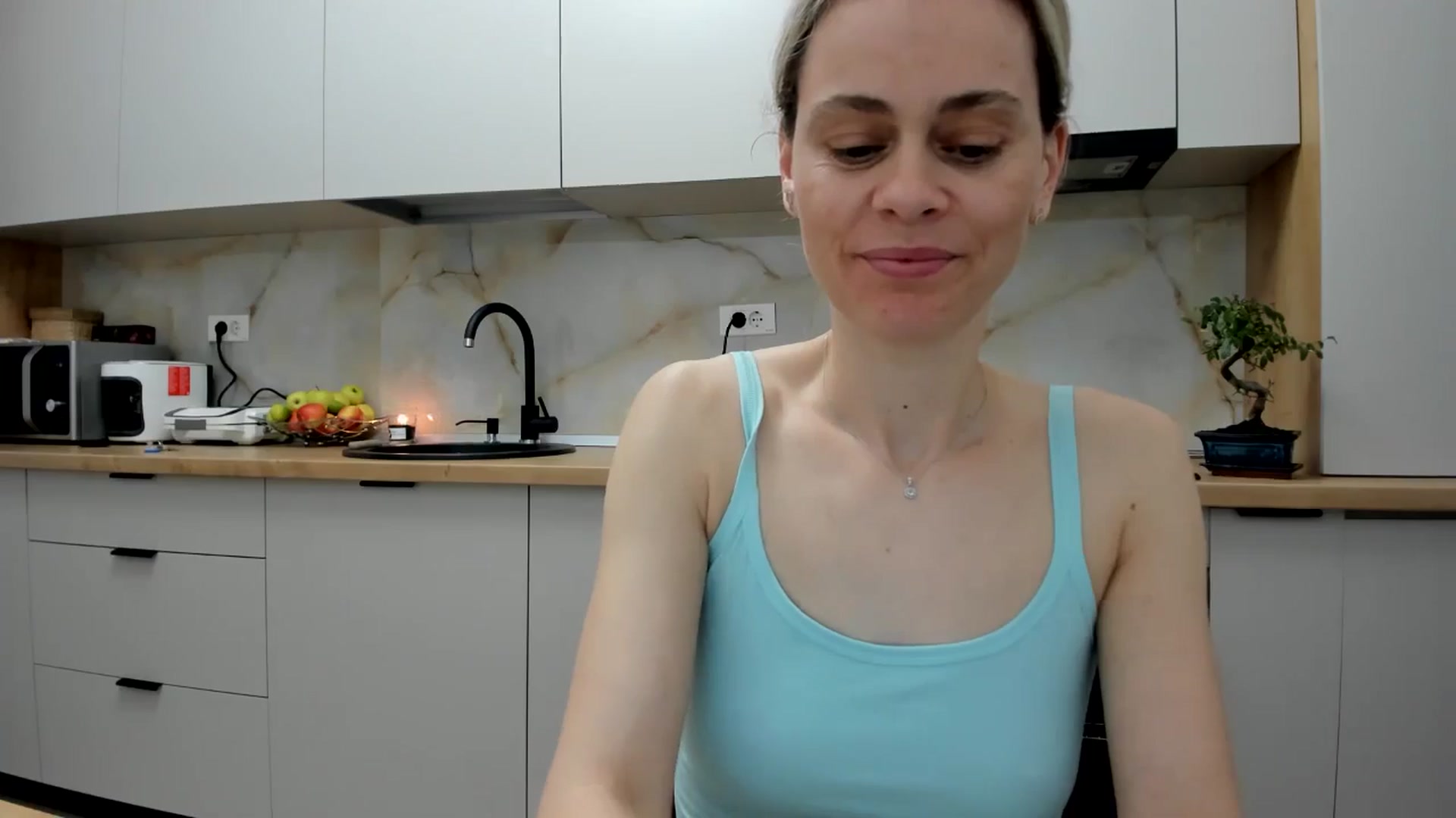 Gallery image thumbnail from DebbyPaige's myfreecams stream on, 04/20/2024, 19:03 image 7 of 20