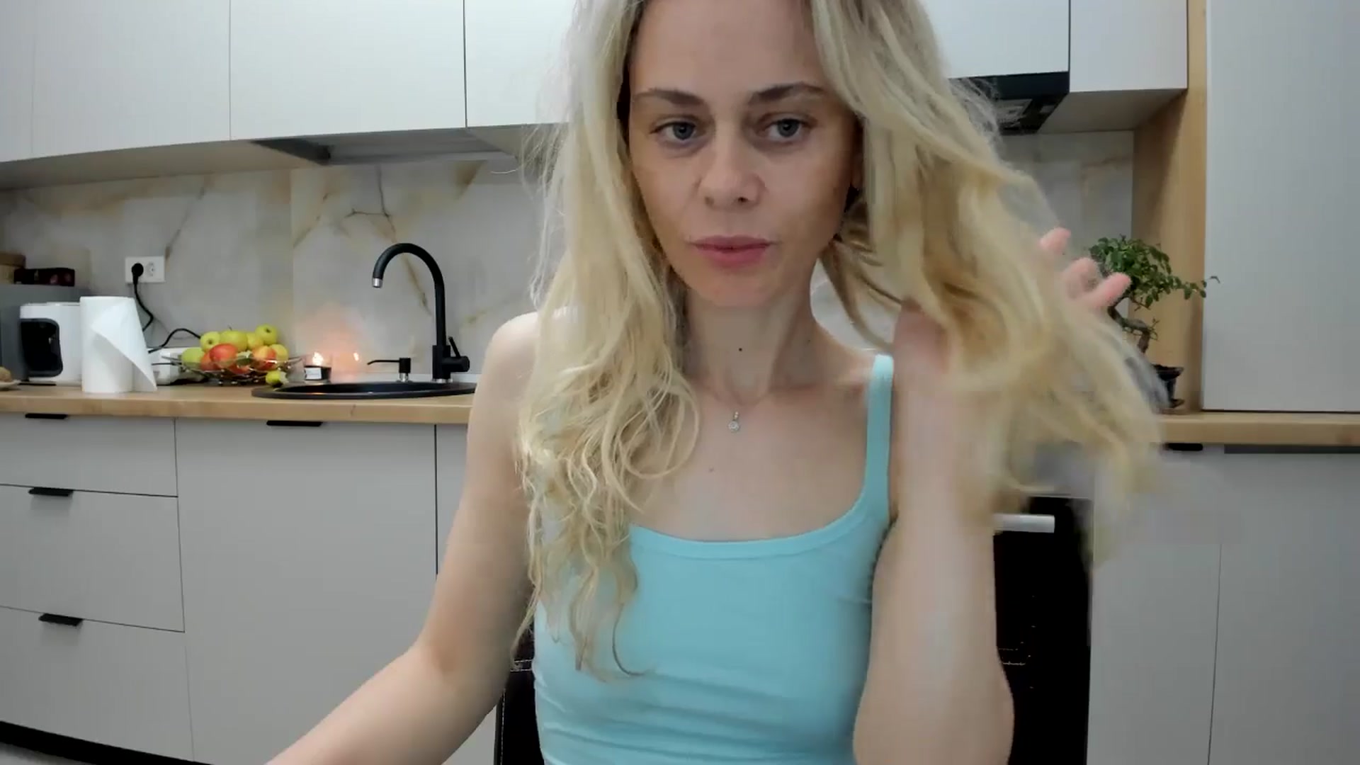 Gallery image thumbnail from DebbyPaige's myfreecams stream on, 04/20/2024, 19:03 image 20 of 20