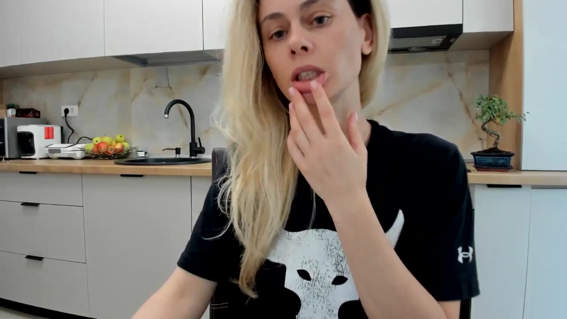 Gallery image thumbnail from DebbyPaige's myfreecams stream on, 04/21/2024, 16:42 image 5 of 20