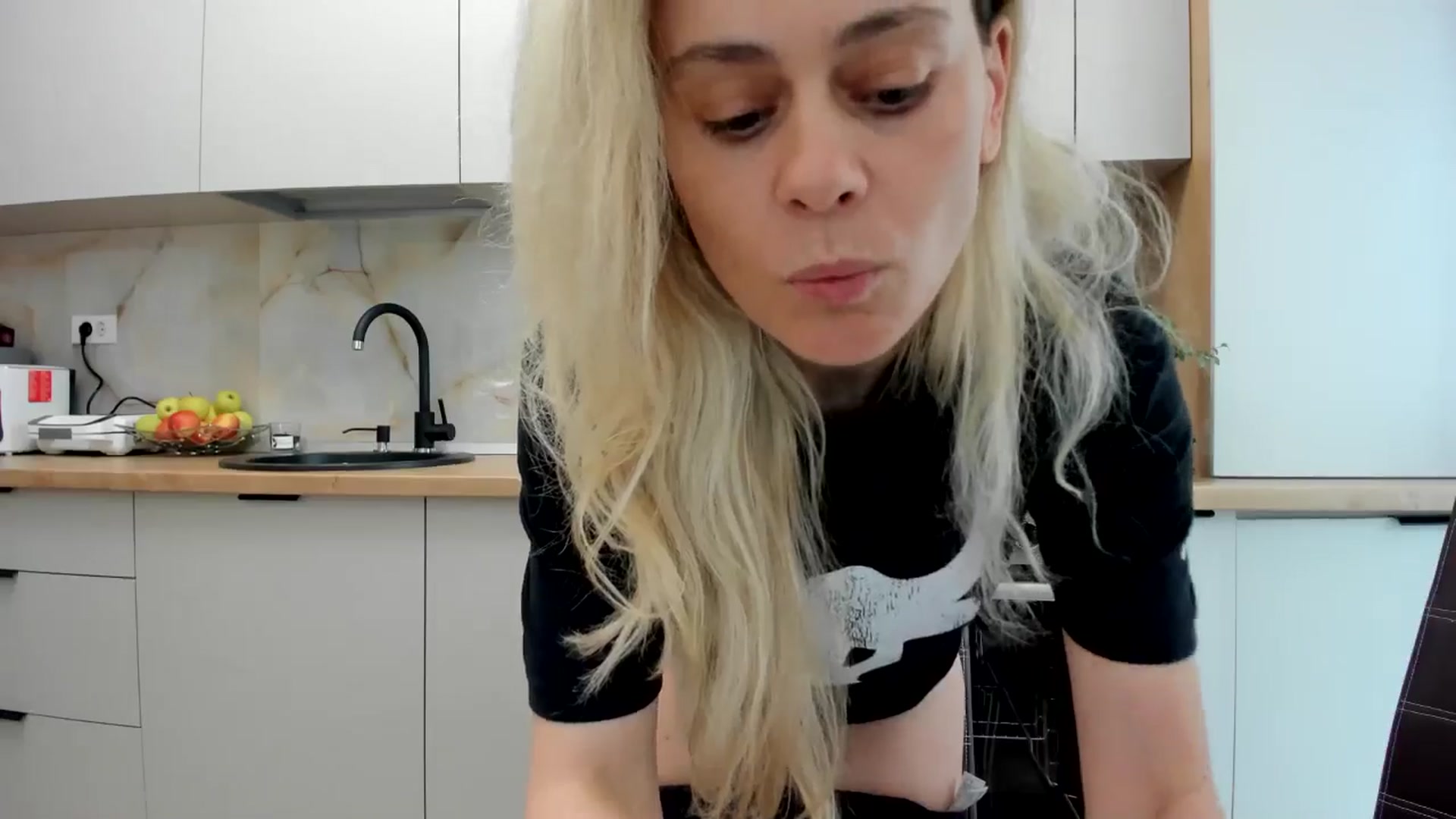 Gallery image thumbnail from DebbyPaige's myfreecams stream on, 04/21/2024, 16:42 image 2 of 20