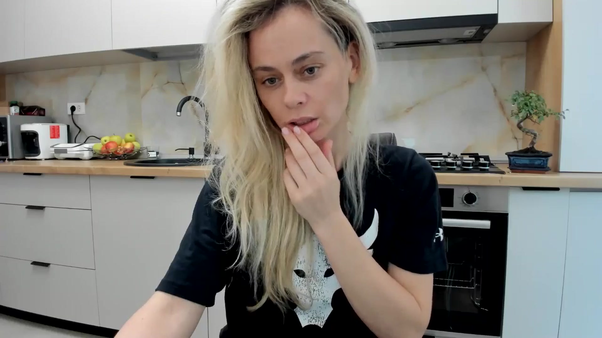 Gallery image thumbnail from DebbyPaige's myfreecams stream on, 04/21/2024, 16:42 image 8 of 20