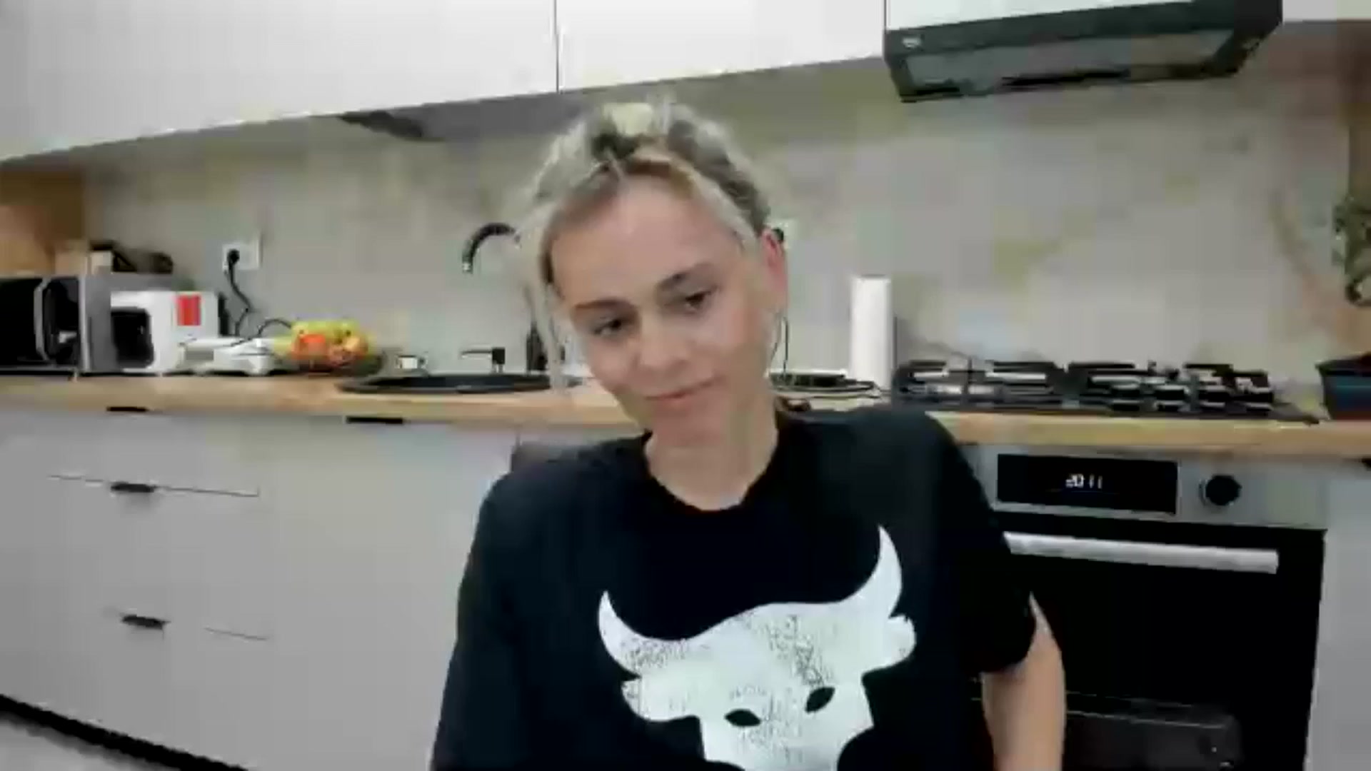 Gallery image thumbnail from DebbyPaige's myfreecams stream on, 04/21/2024, 17:15 image 8 of 20