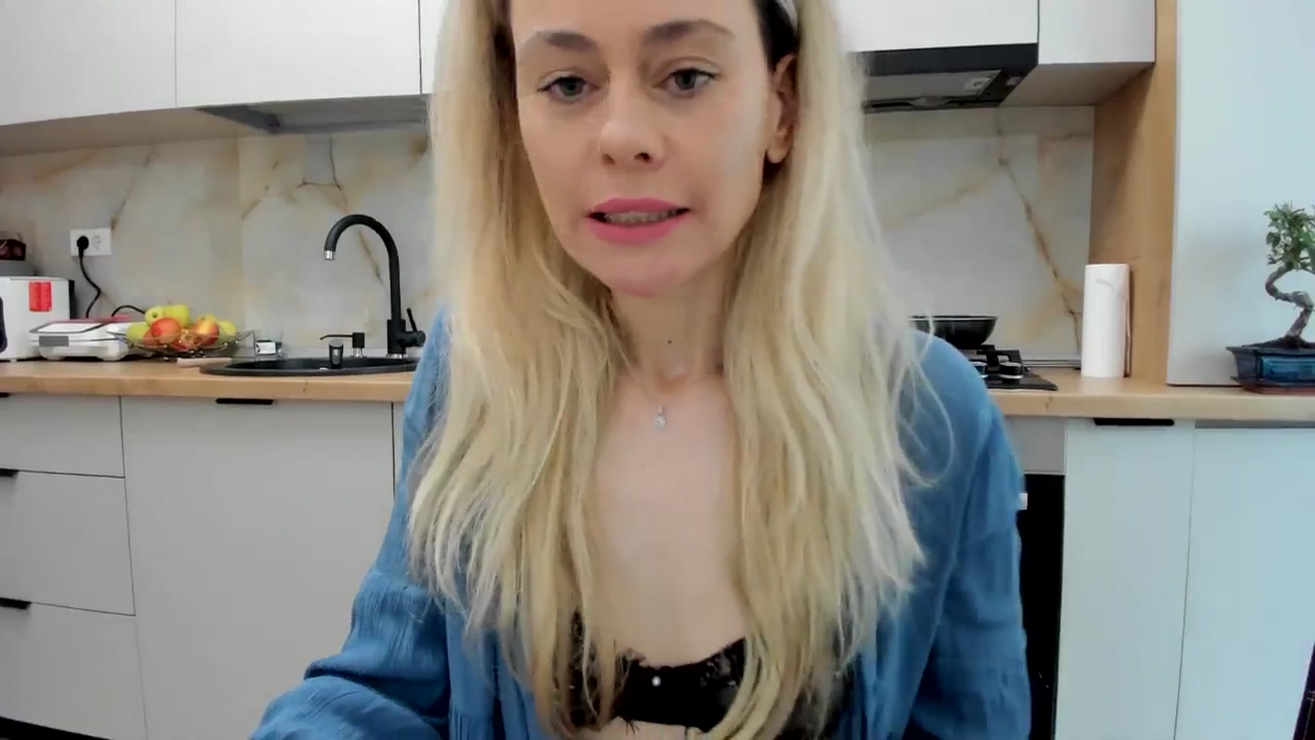 Gallery image thumbnail from DebbyPaige's myfreecams stream on, 04/22/2024, 10:35 image 9 of 20