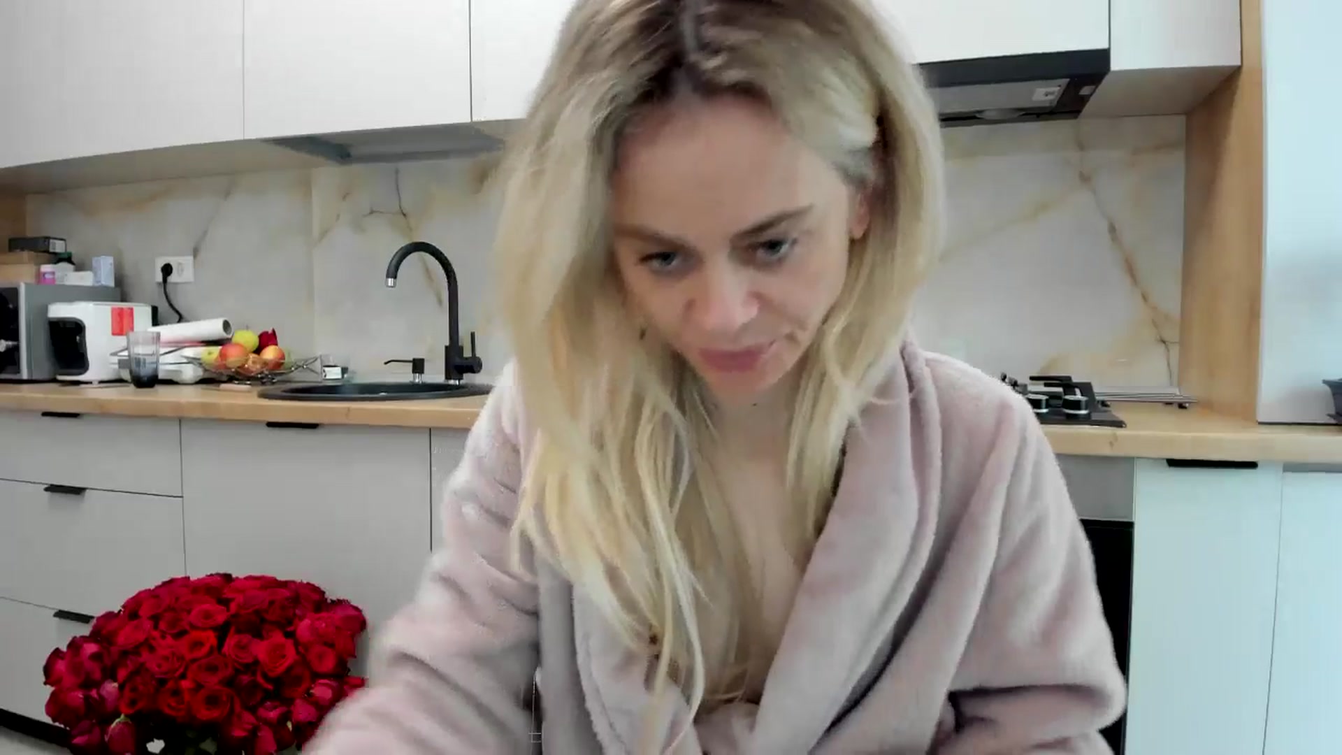 Gallery image thumbnail from DebbyPaige's myfreecams stream on, 04/23/2024, 10:19 image 9 of 20