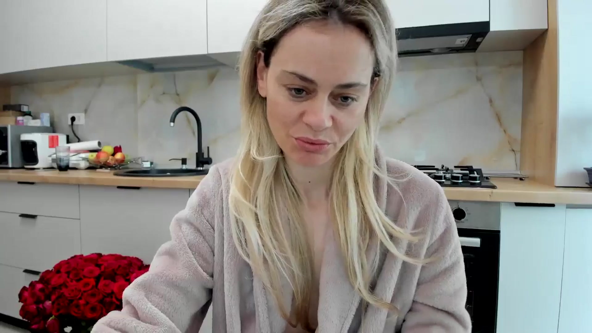 Gallery image thumbnail from DebbyPaige's myfreecams stream on, 04/23/2024, 10:19 image 16 of 20