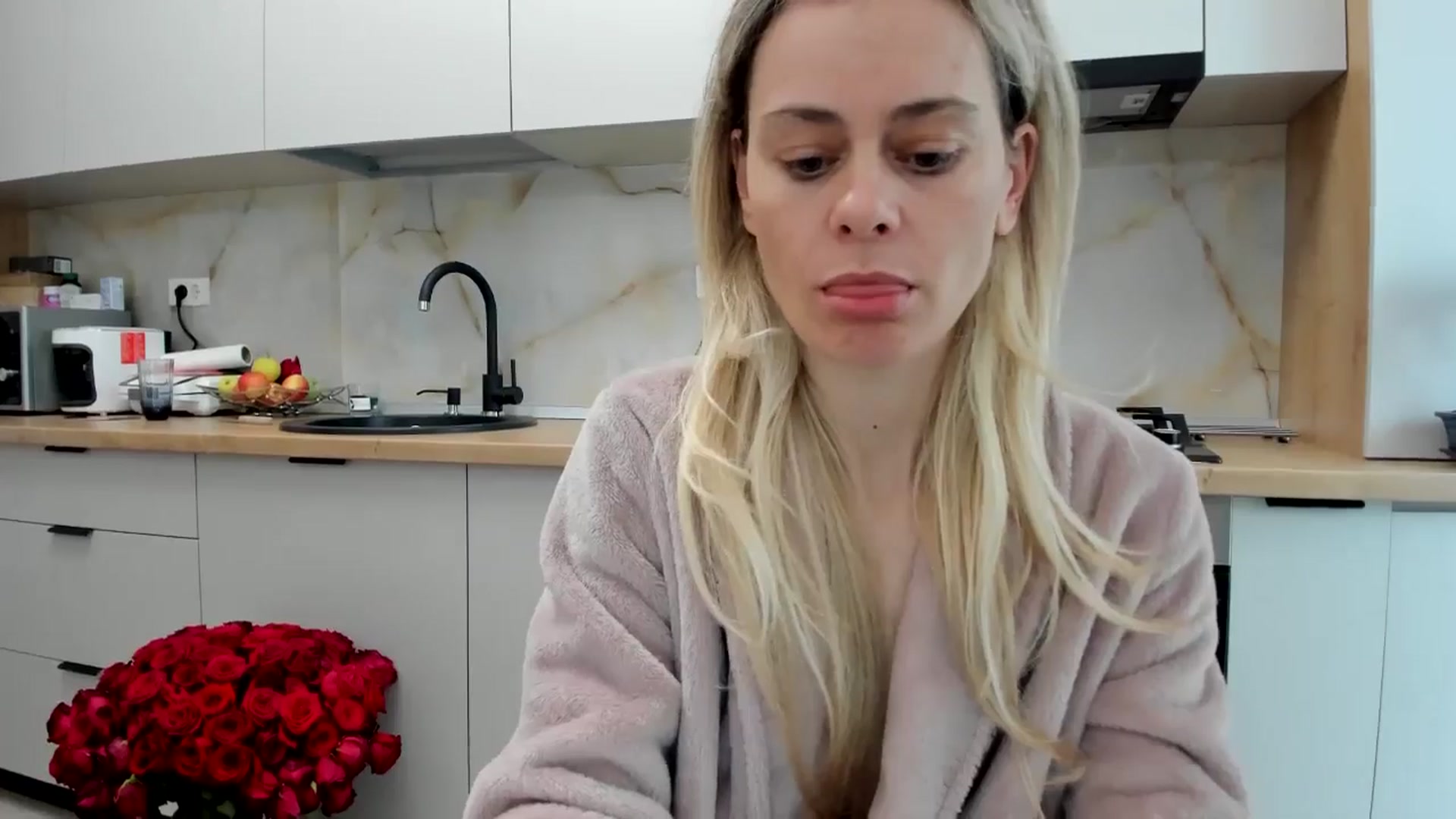 Gallery image thumbnail from DebbyPaige's myfreecams stream on, 04/23/2024, 10:19 image 17 of 20