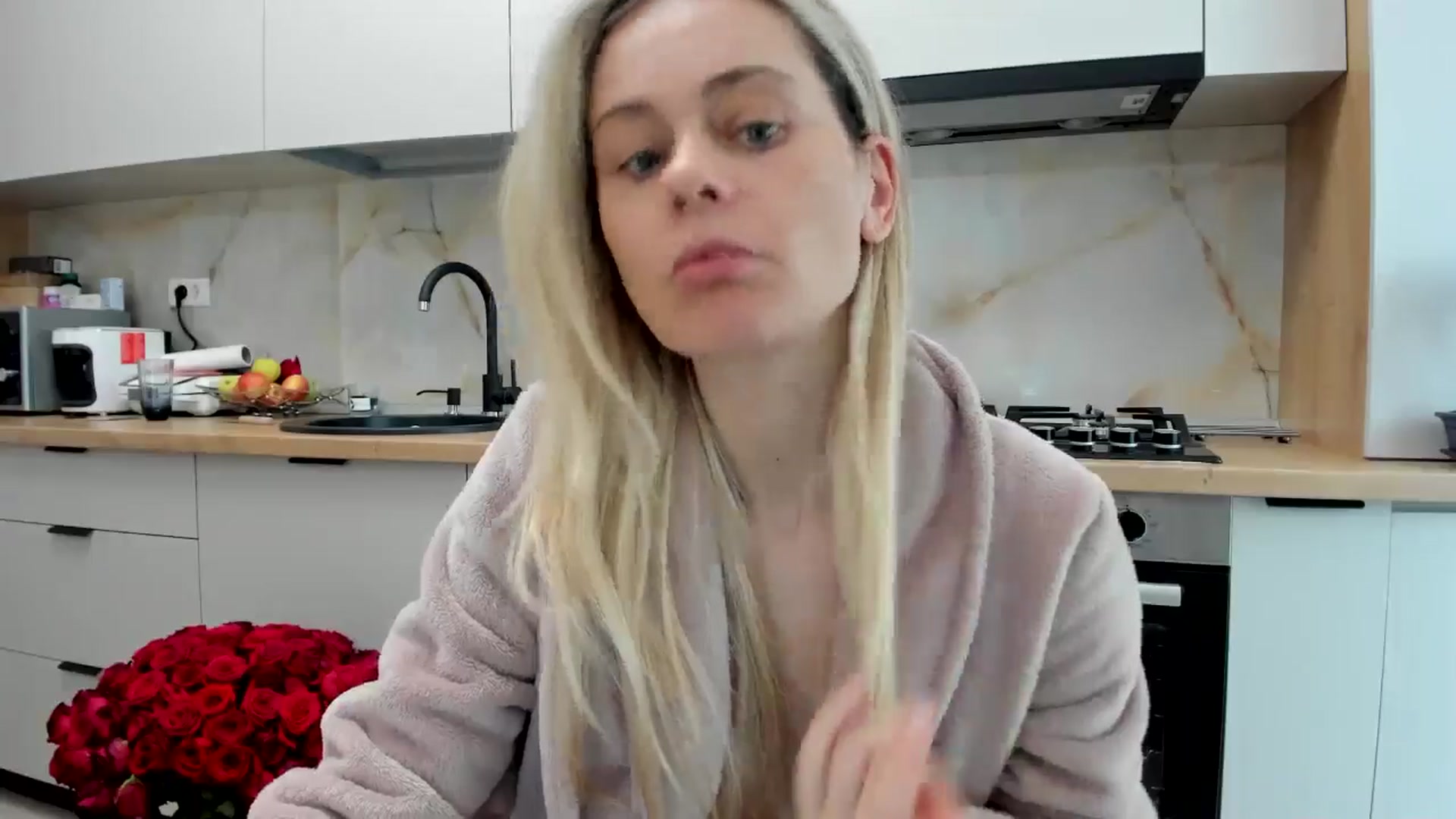 Gallery image thumbnail from DebbyPaige's myfreecams stream on, 04/23/2024, 10:19 image 13 of 20