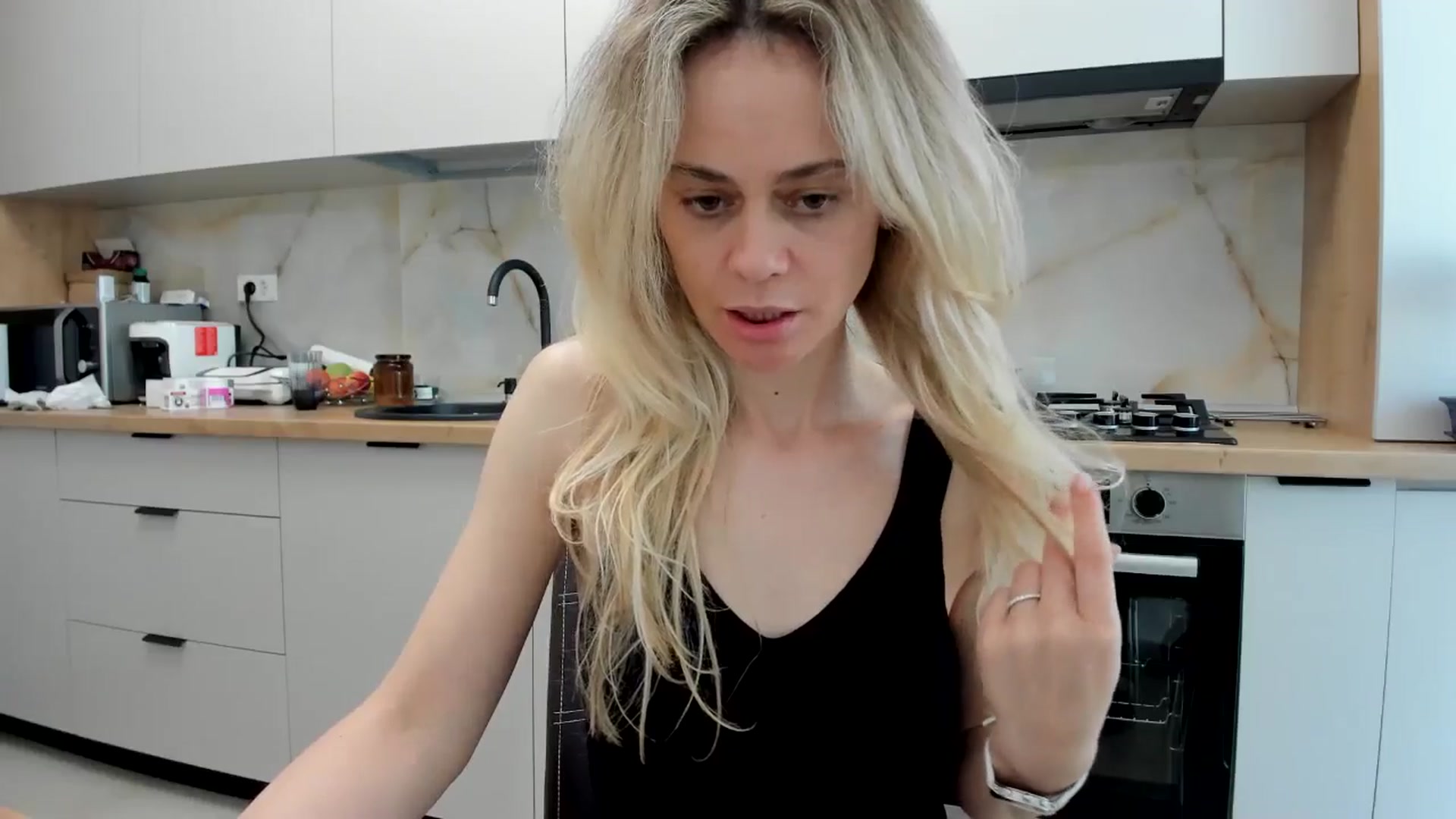 Gallery image thumbnail from DebbyPaige's myfreecams stream on, 04/24/2024, 14:11 image 13 of 20
