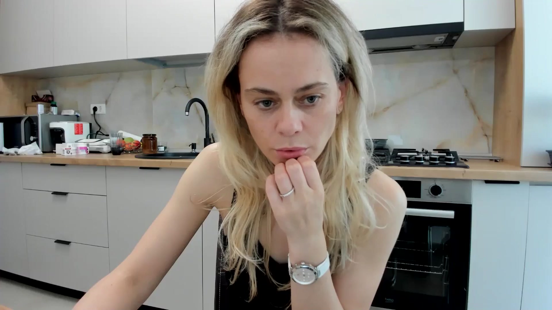 Gallery image thumbnail from DebbyPaige's myfreecams stream on, 04/24/2024, 14:11 image 10 of 20