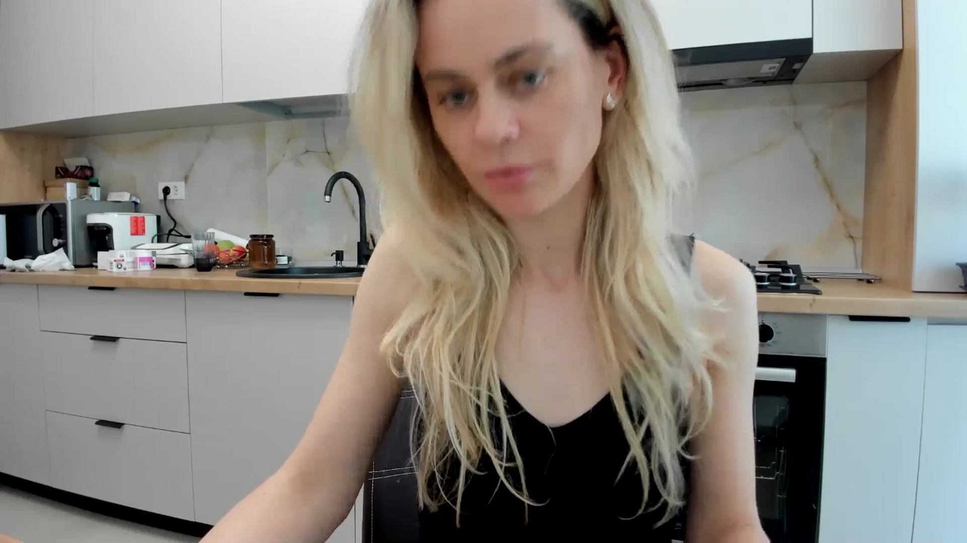 Gallery image thumbnail from DebbyPaige's myfreecams stream on, 04/24/2024, 14:11 image 14 of 20