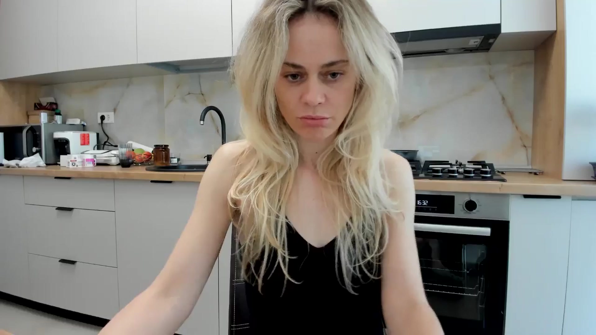 Gallery image thumbnail from DebbyPaige's myfreecams stream on, 04/24/2024, 14:11 image 12 of 20
