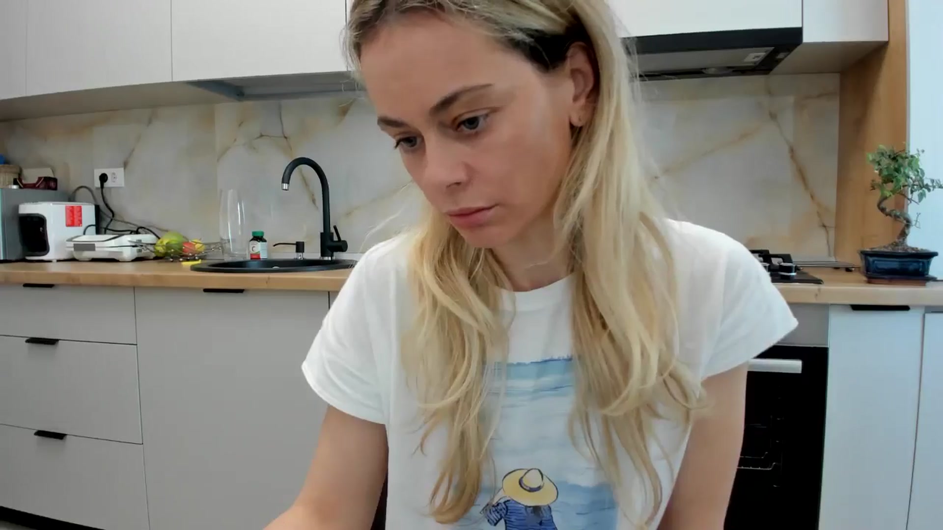Gallery image thumbnail from DebbyPaige's myfreecams stream on, 04/27/2024, 14:31 image 8 of 20