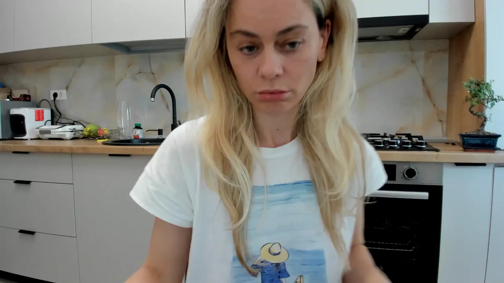 Gallery image thumbnail from DebbyPaige's myfreecams stream on, 04/27/2024, 14:31 image 15 of 20