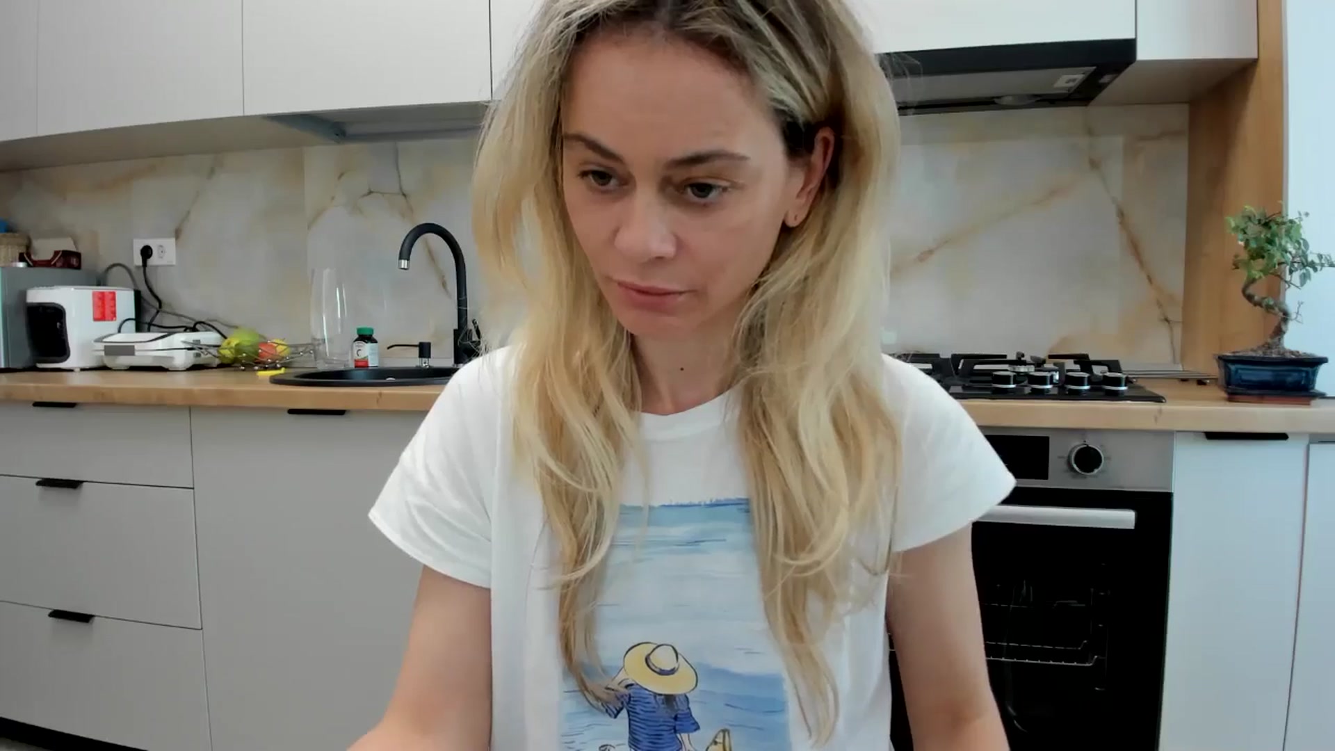 Gallery image thumbnail from DebbyPaige's myfreecams stream on, 04/27/2024, 14:31 image 16 of 20